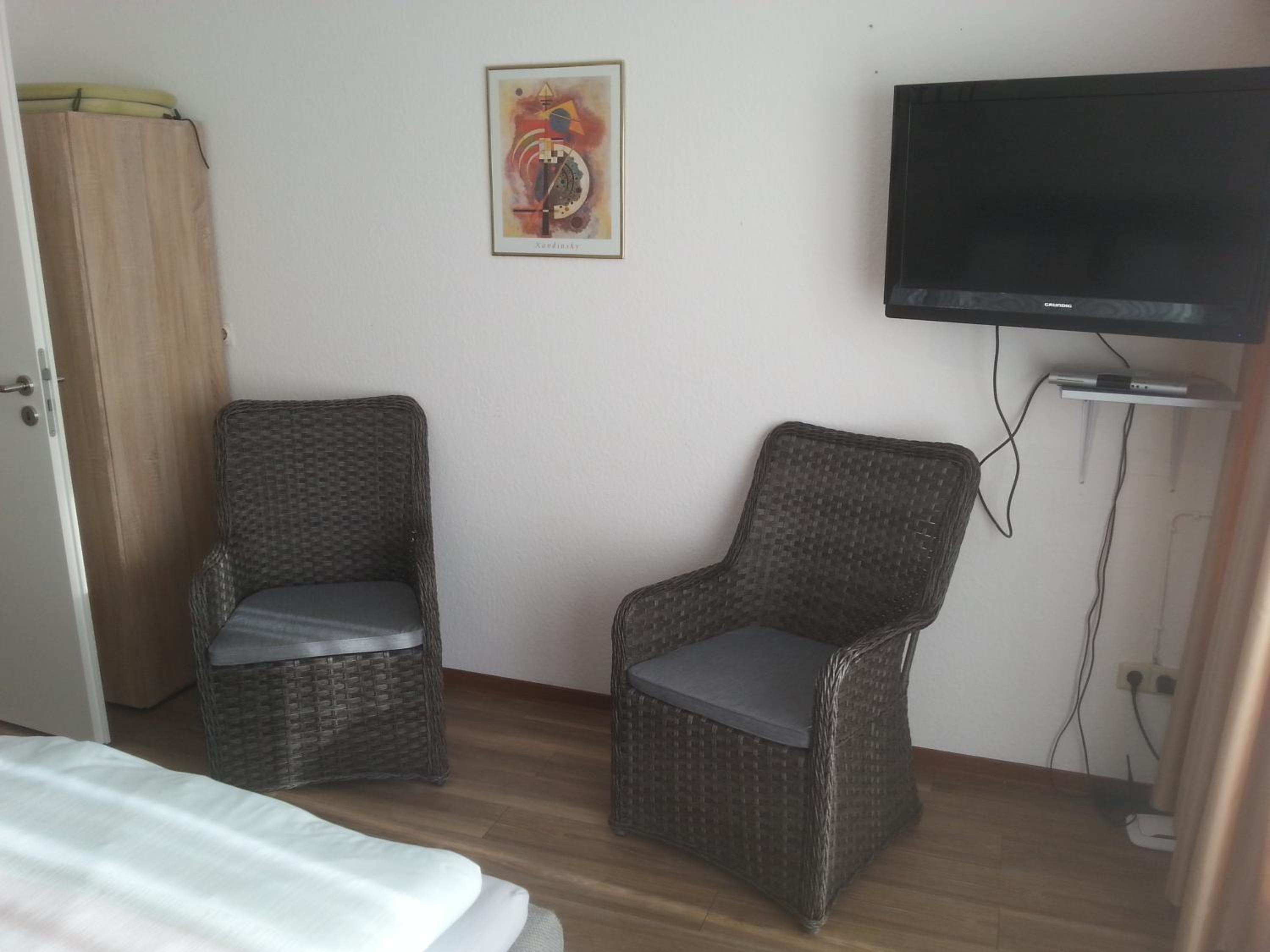 Apartment with Balcony - Photo 25