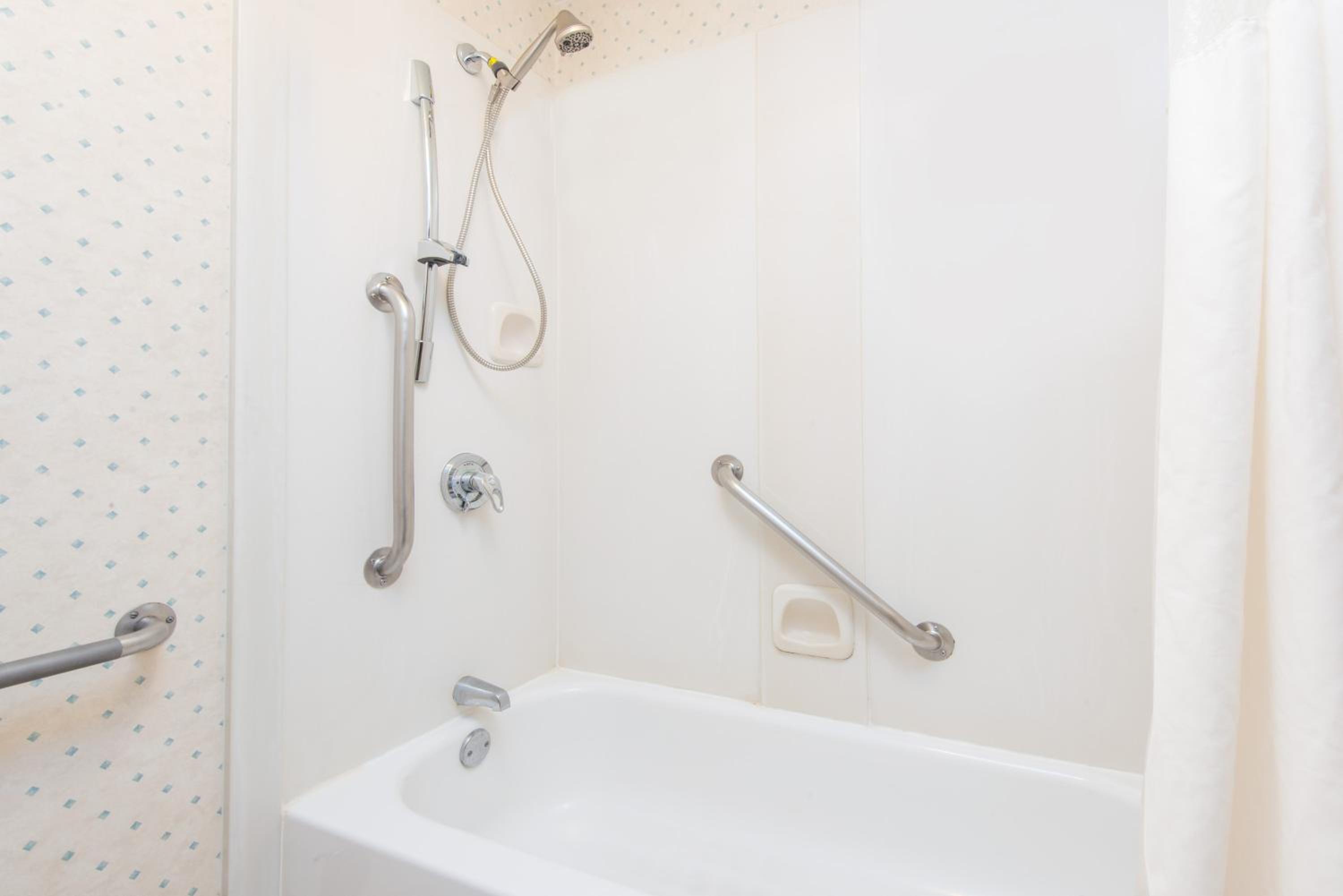 King Room -  Mobility Accessible/Non-Smoking photo 3