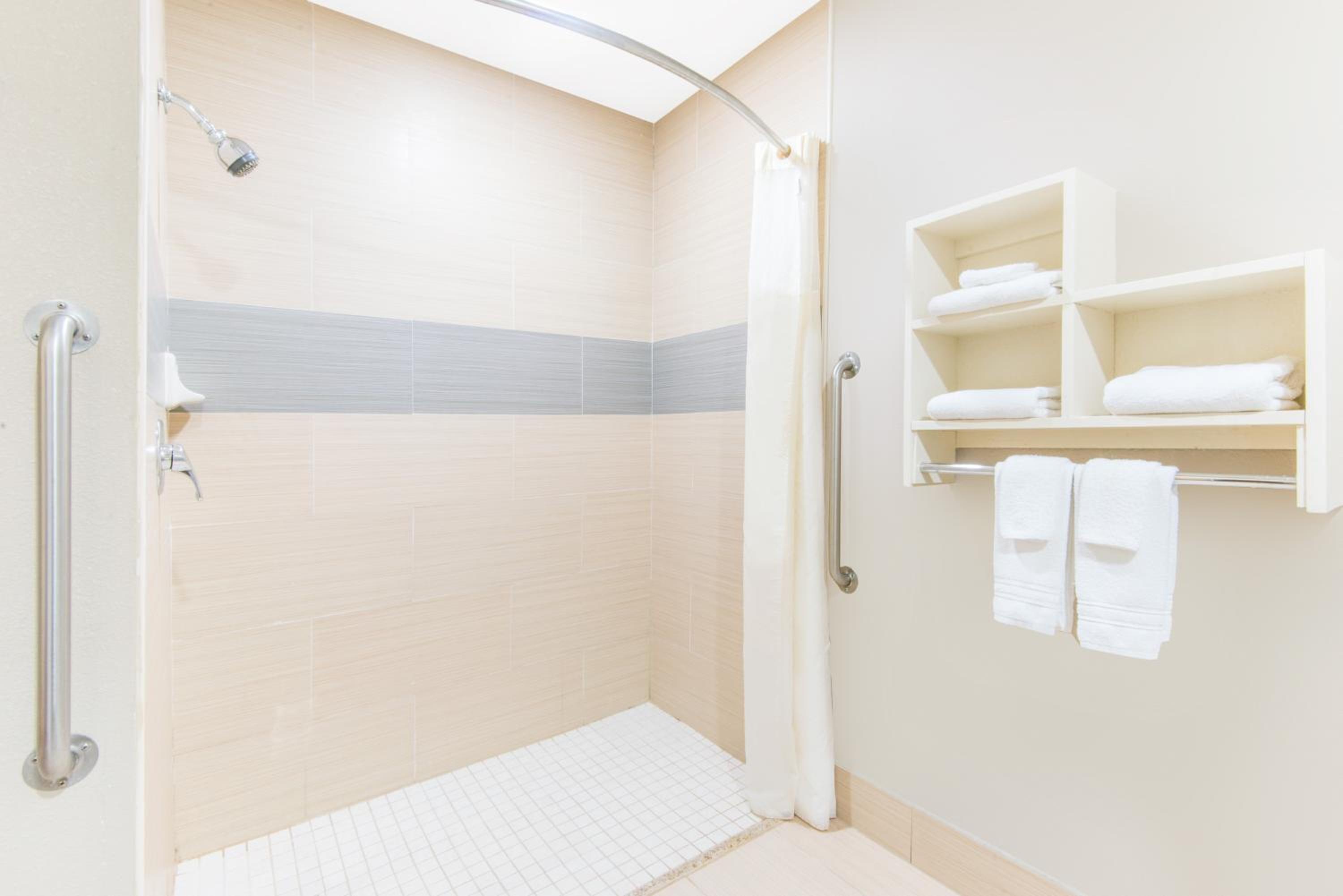King Room -  Mobility Accessible/Non-Smoking photo 2