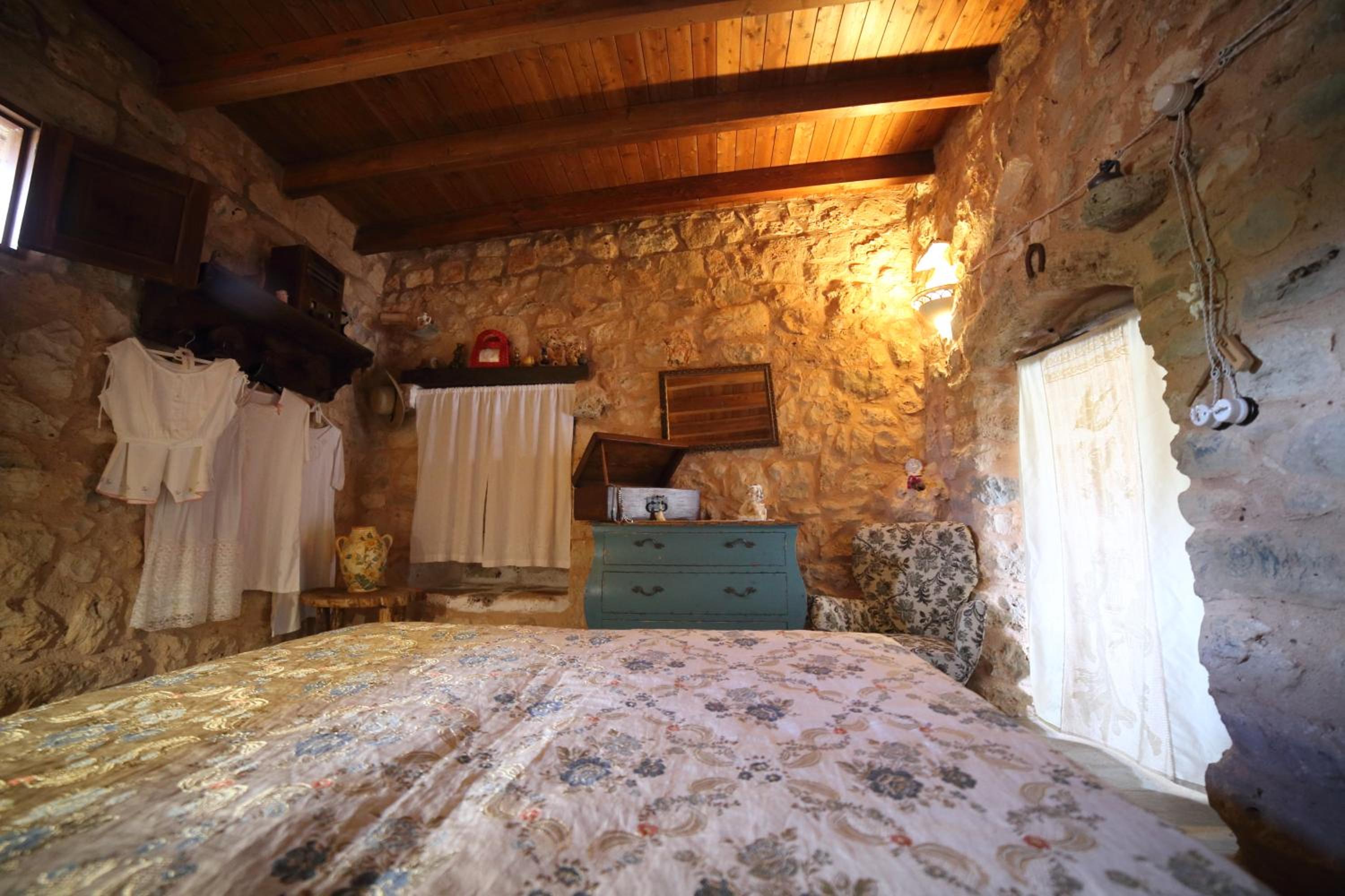 One-Bedroom House photo 1