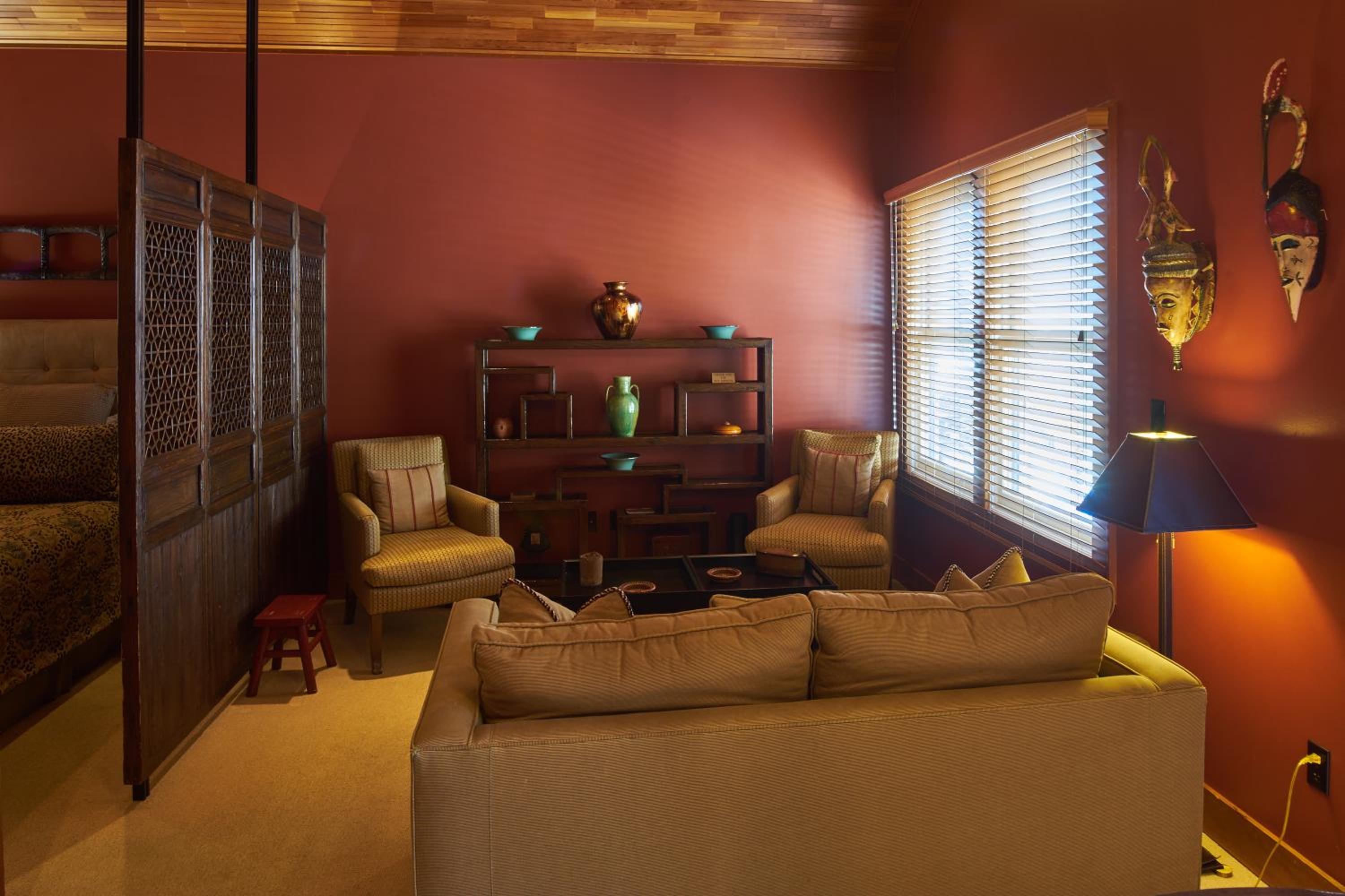 Deluxe King Suite