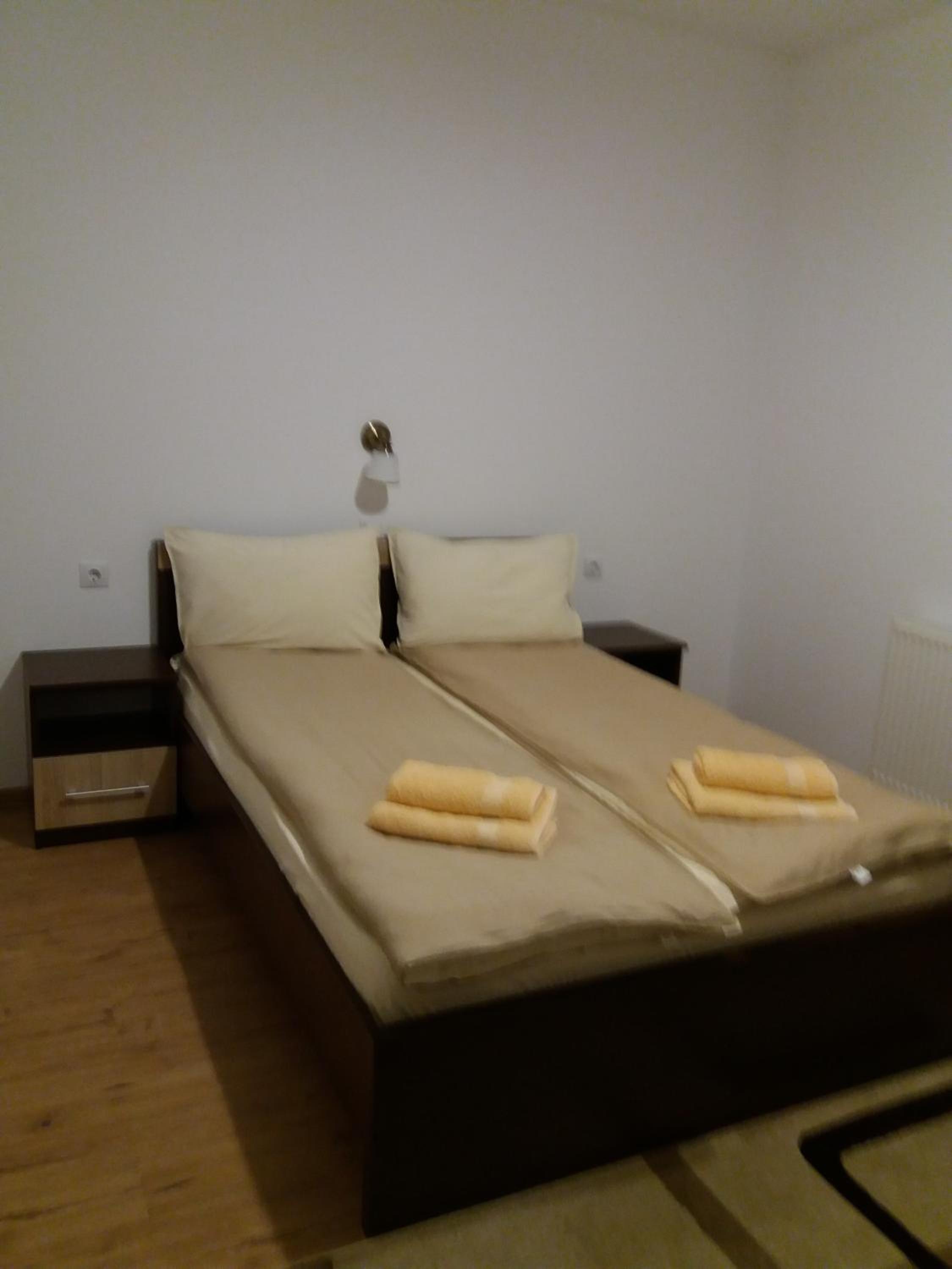 Seven-Bedroom House photo 1
