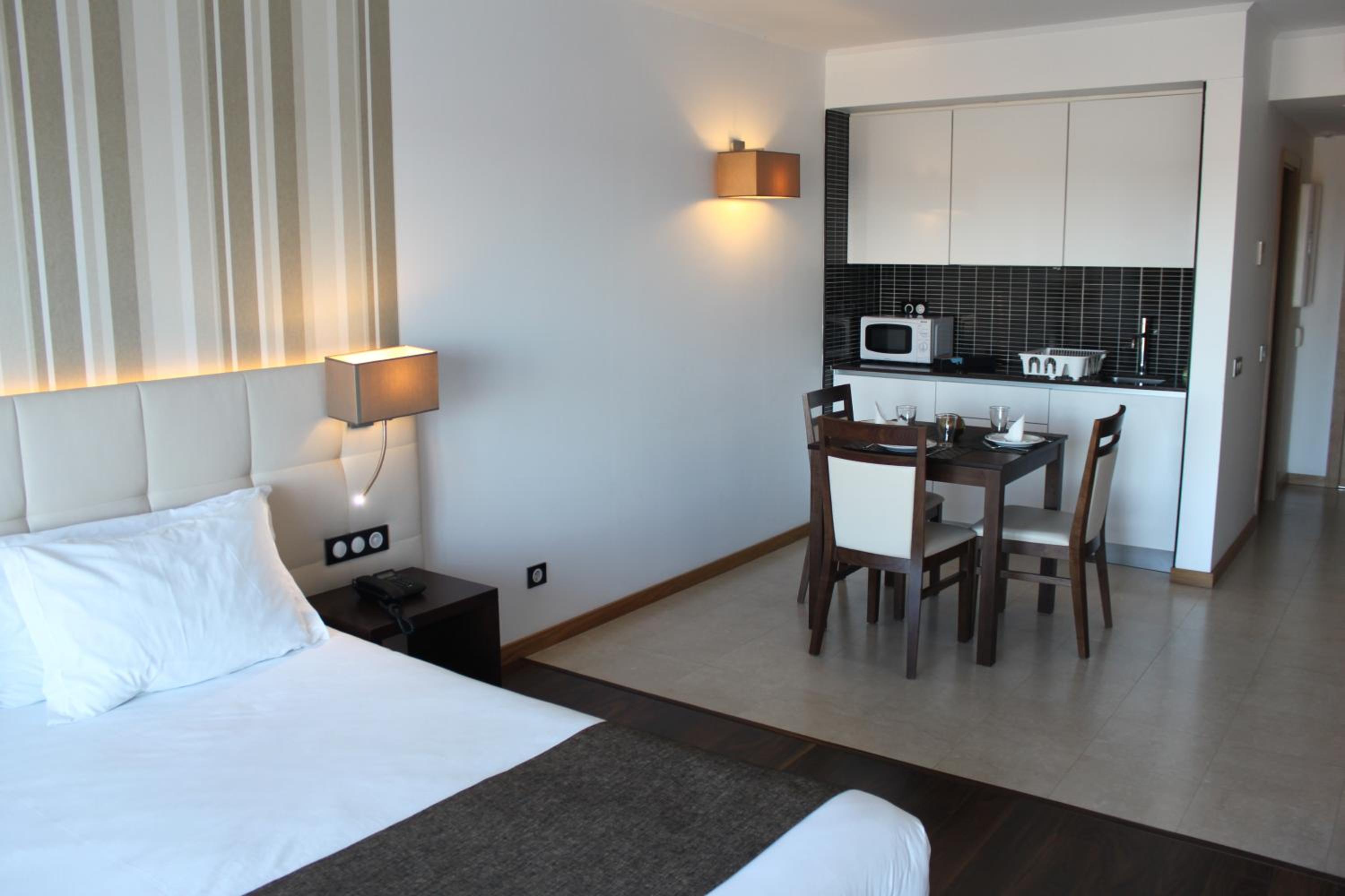 Superior One-Bedroom Apartment (3 Adults) Countryside View photo 3