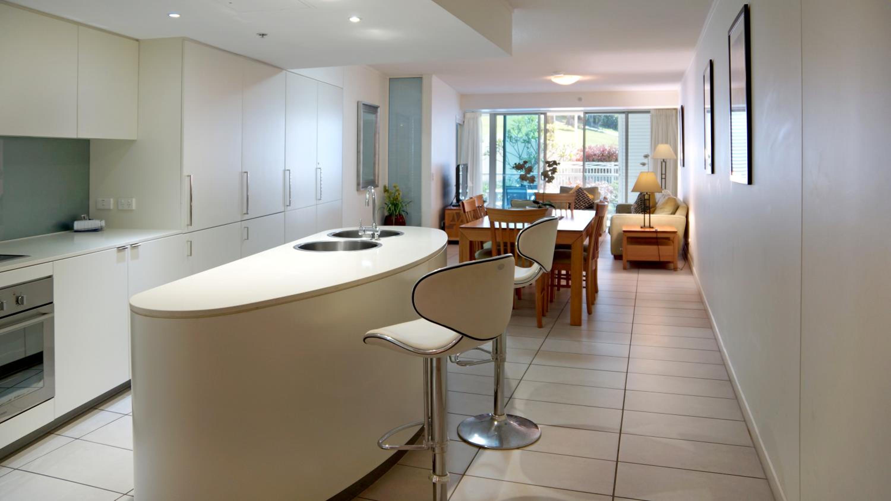 Two bedroom Apartment with Garden view - Photo 13