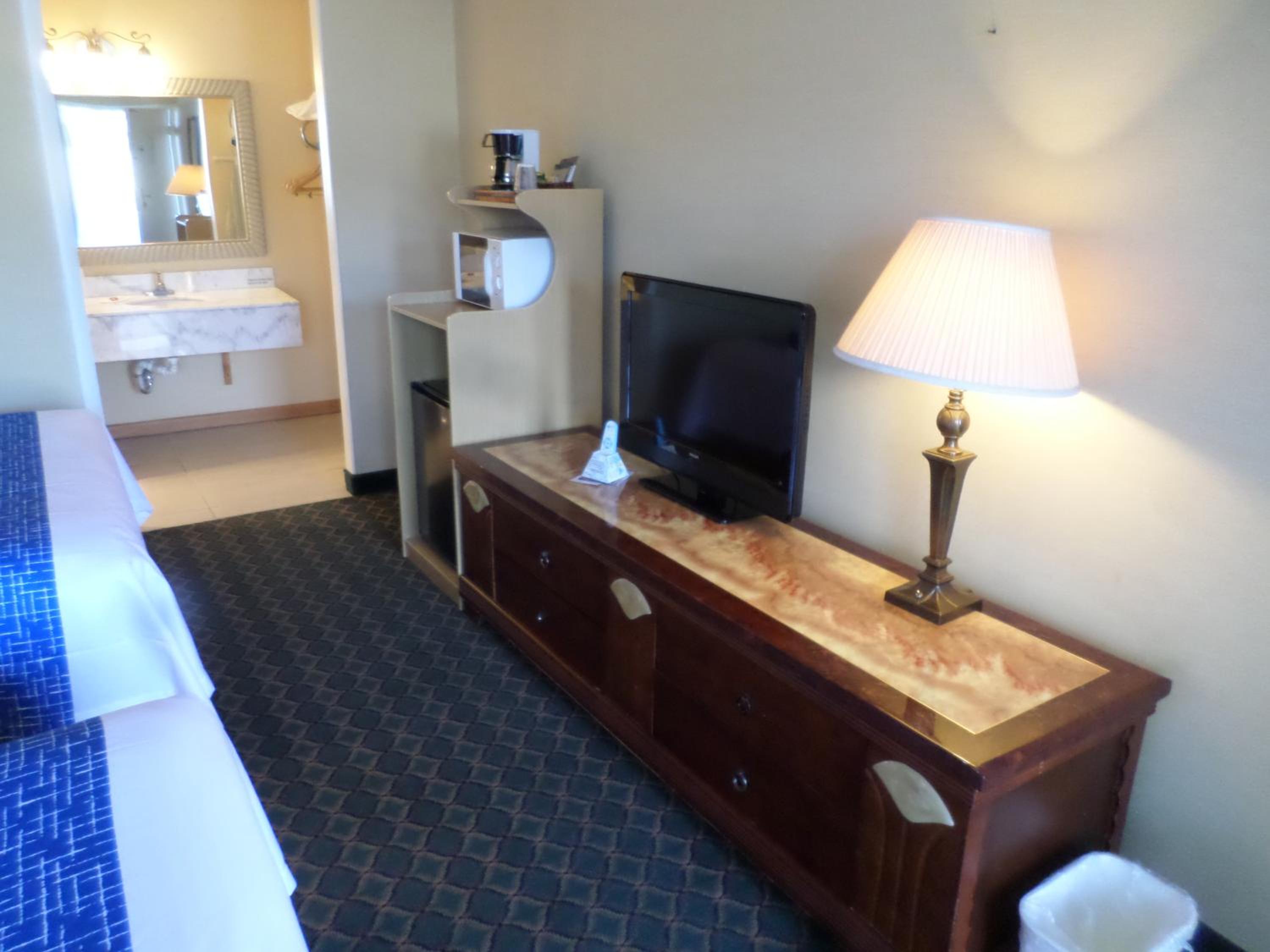 Double Room with Two Double Beds - Non-Smoking - Photo 4