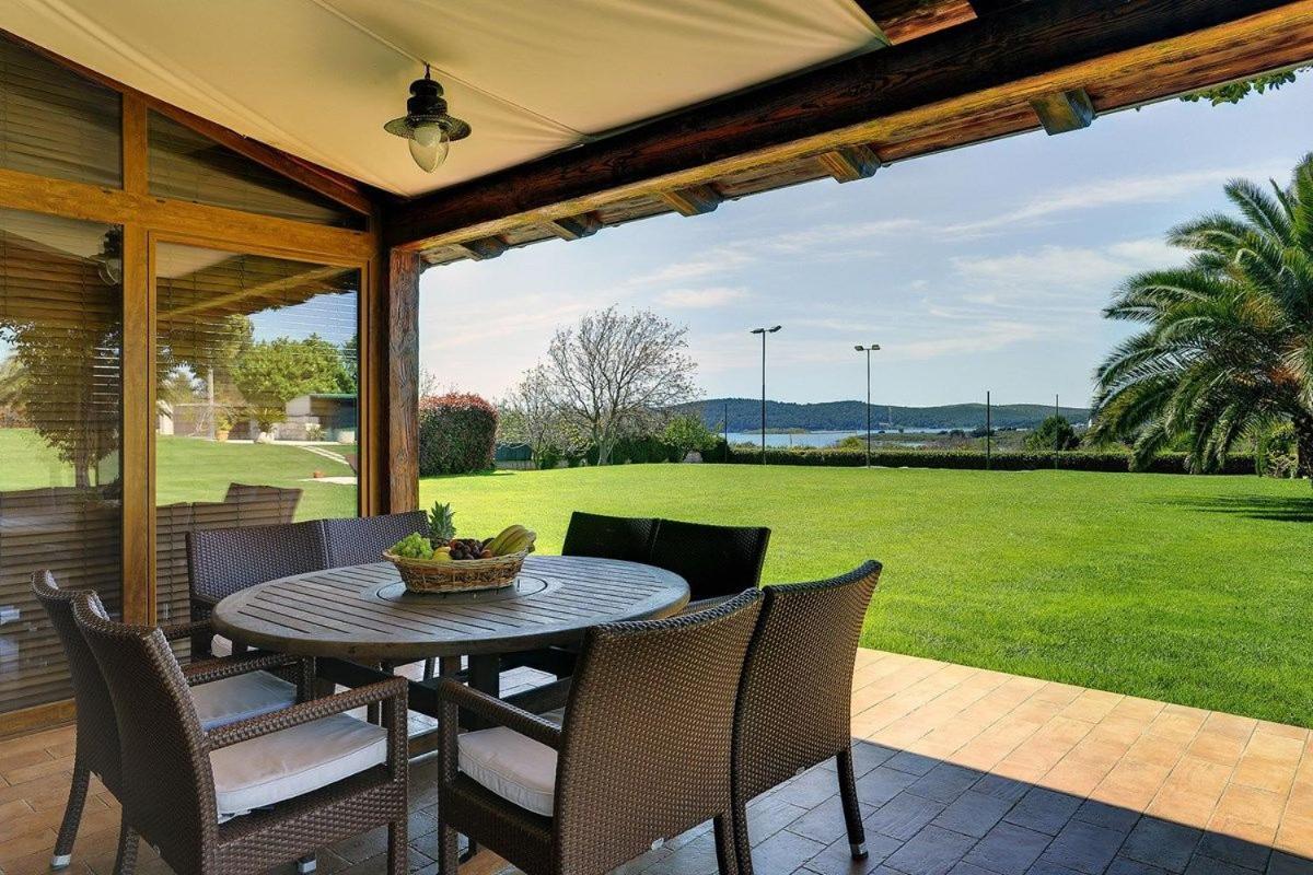 Four-Bedroom Vacation Home photo 2