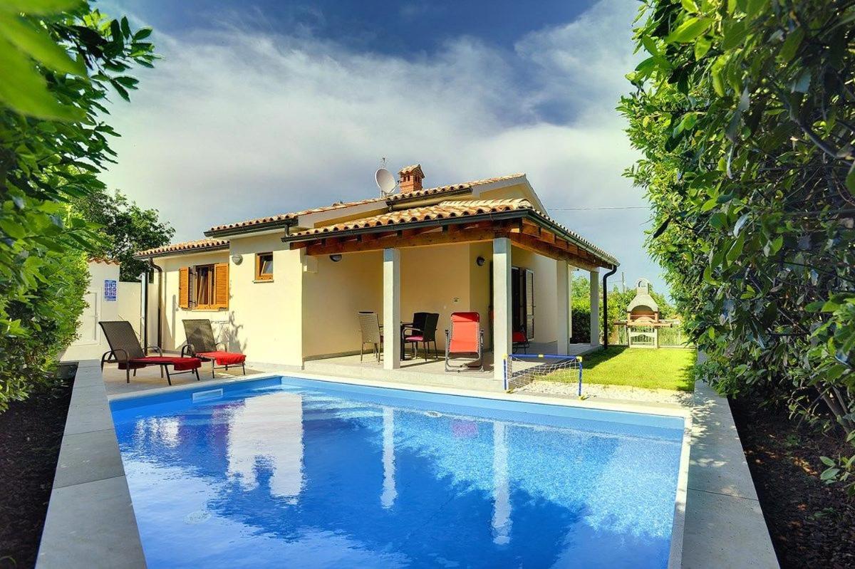 Two-Bedroom Holiday Home photo 3