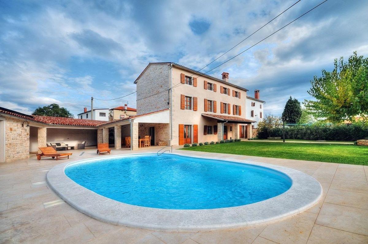Villa with Private Pool photo 3