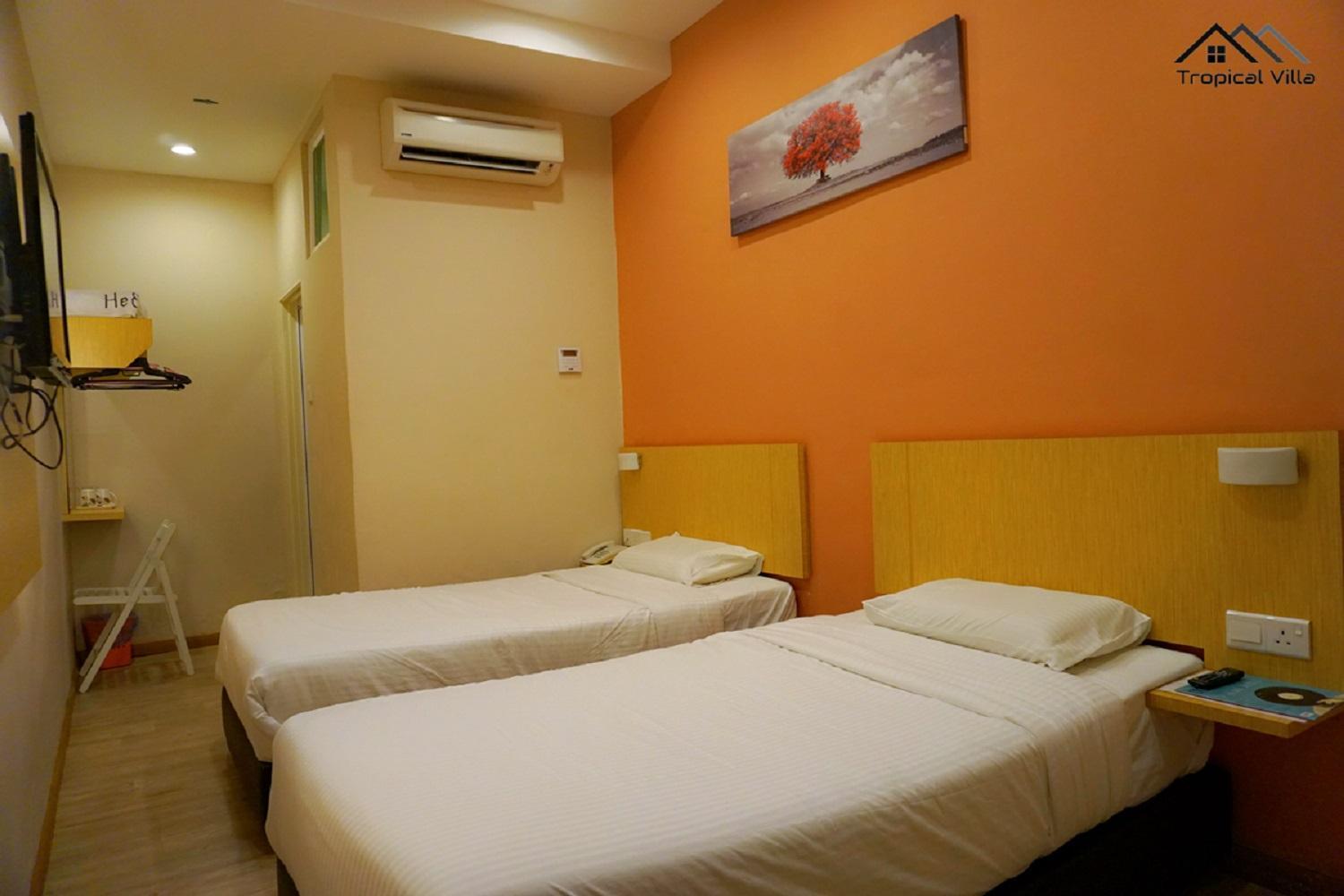 Standard Twin Room - Photo 1