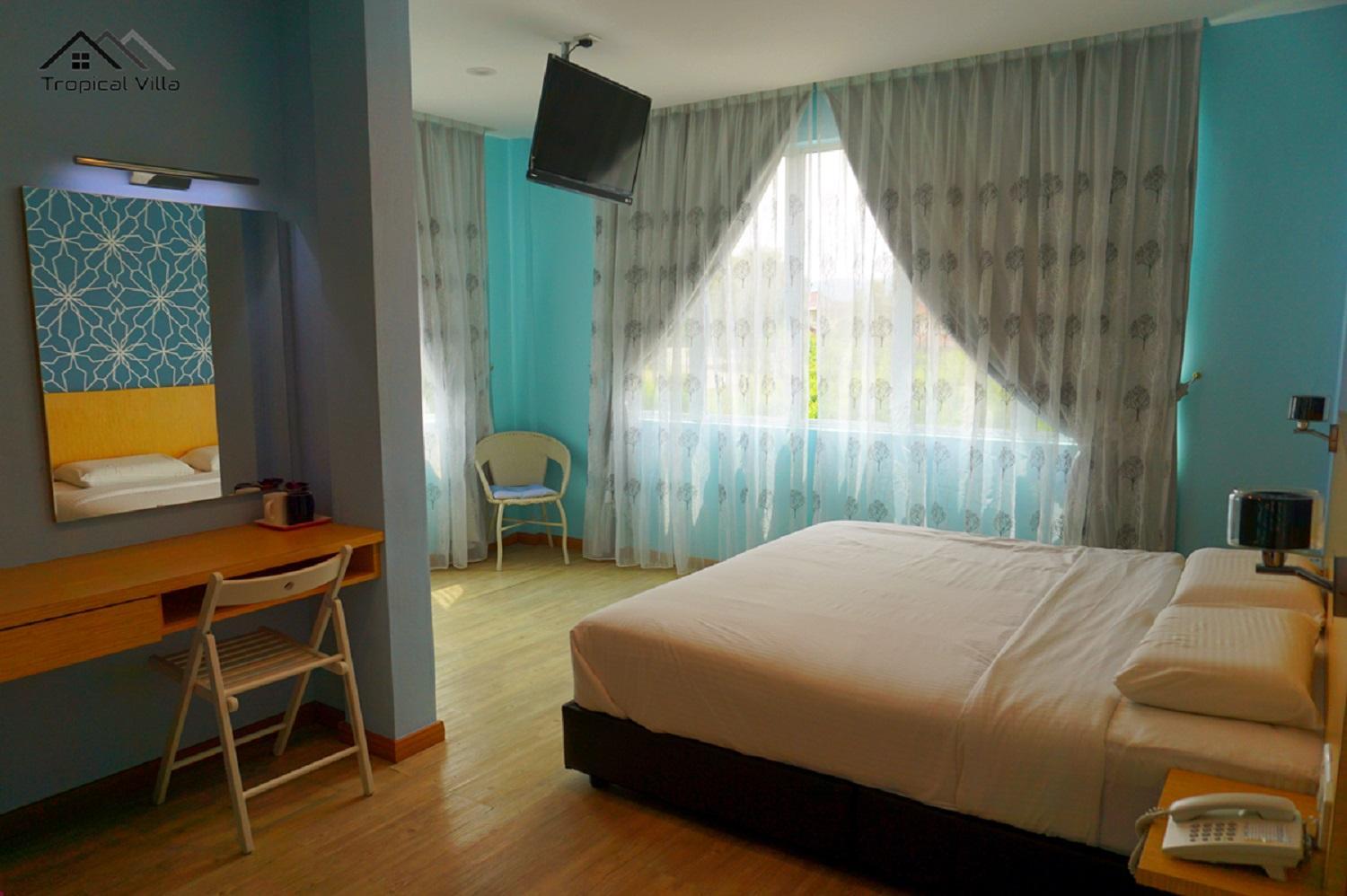 Deluxe King Room - Photo 2