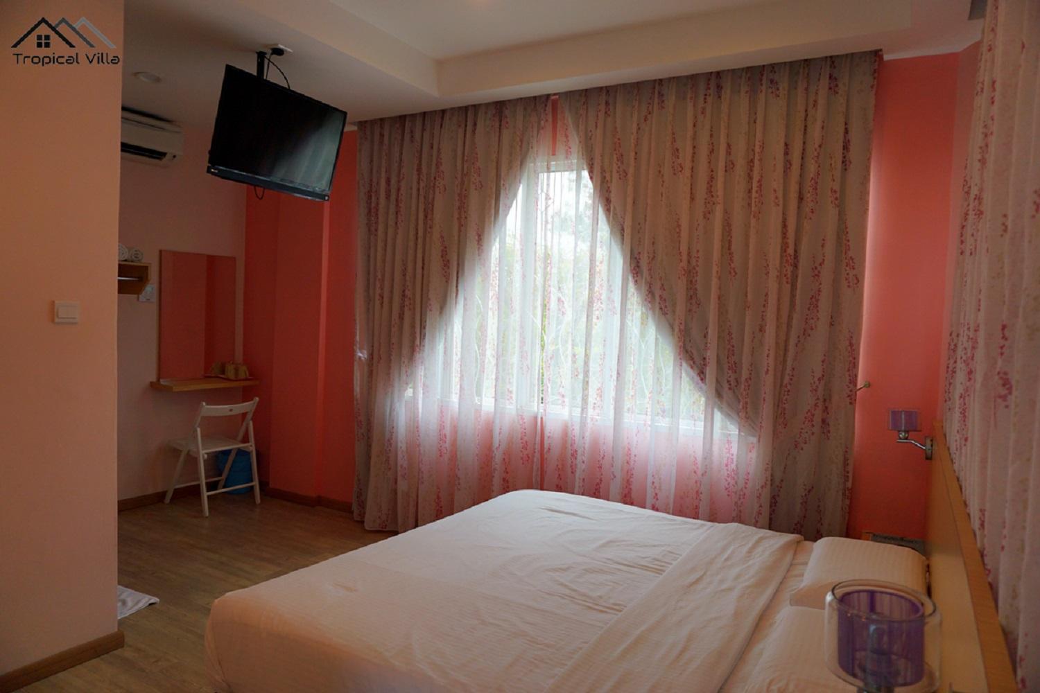 Deluxe King Room - Photo 3