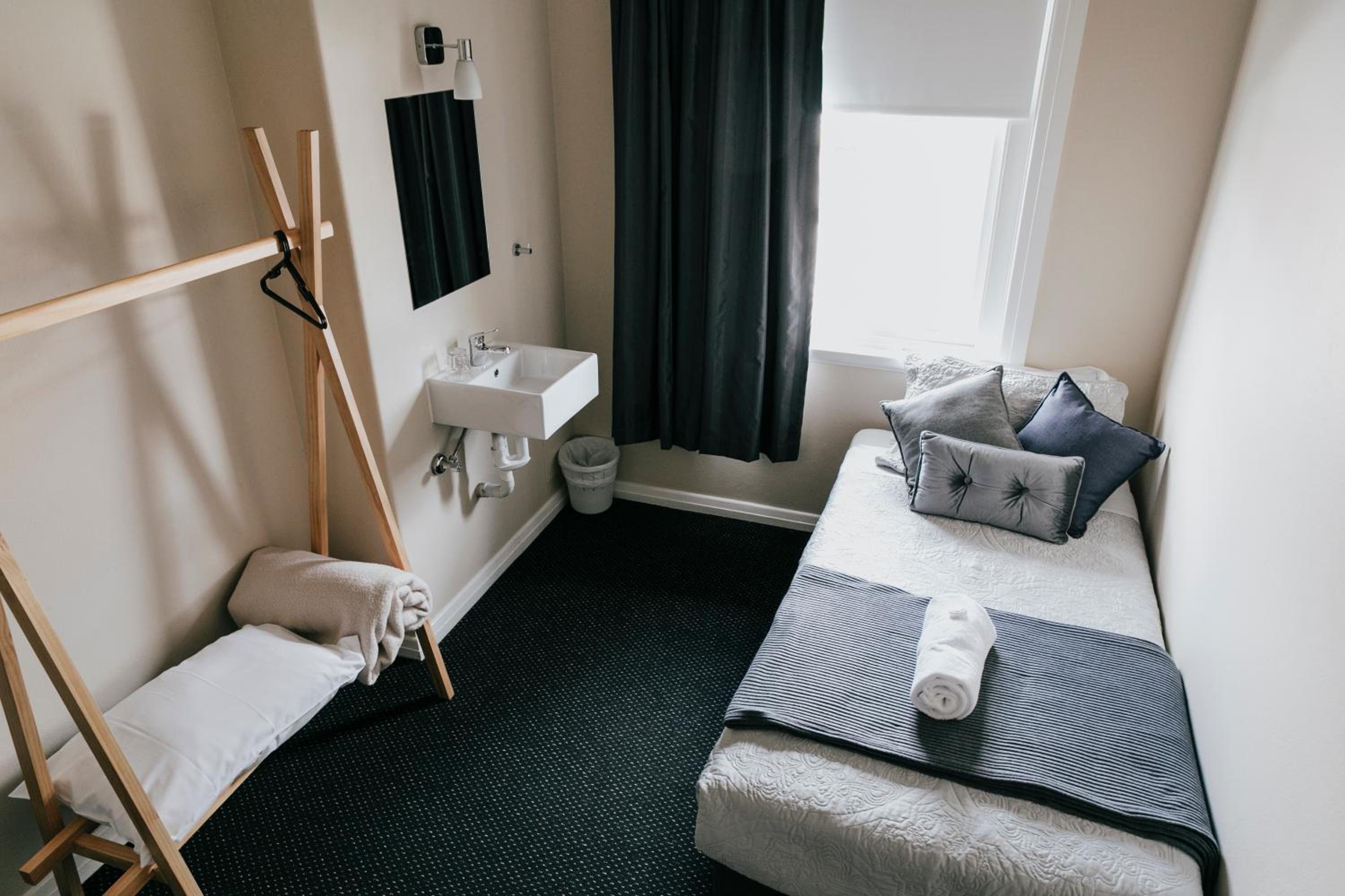 Budget Single Room photo 3