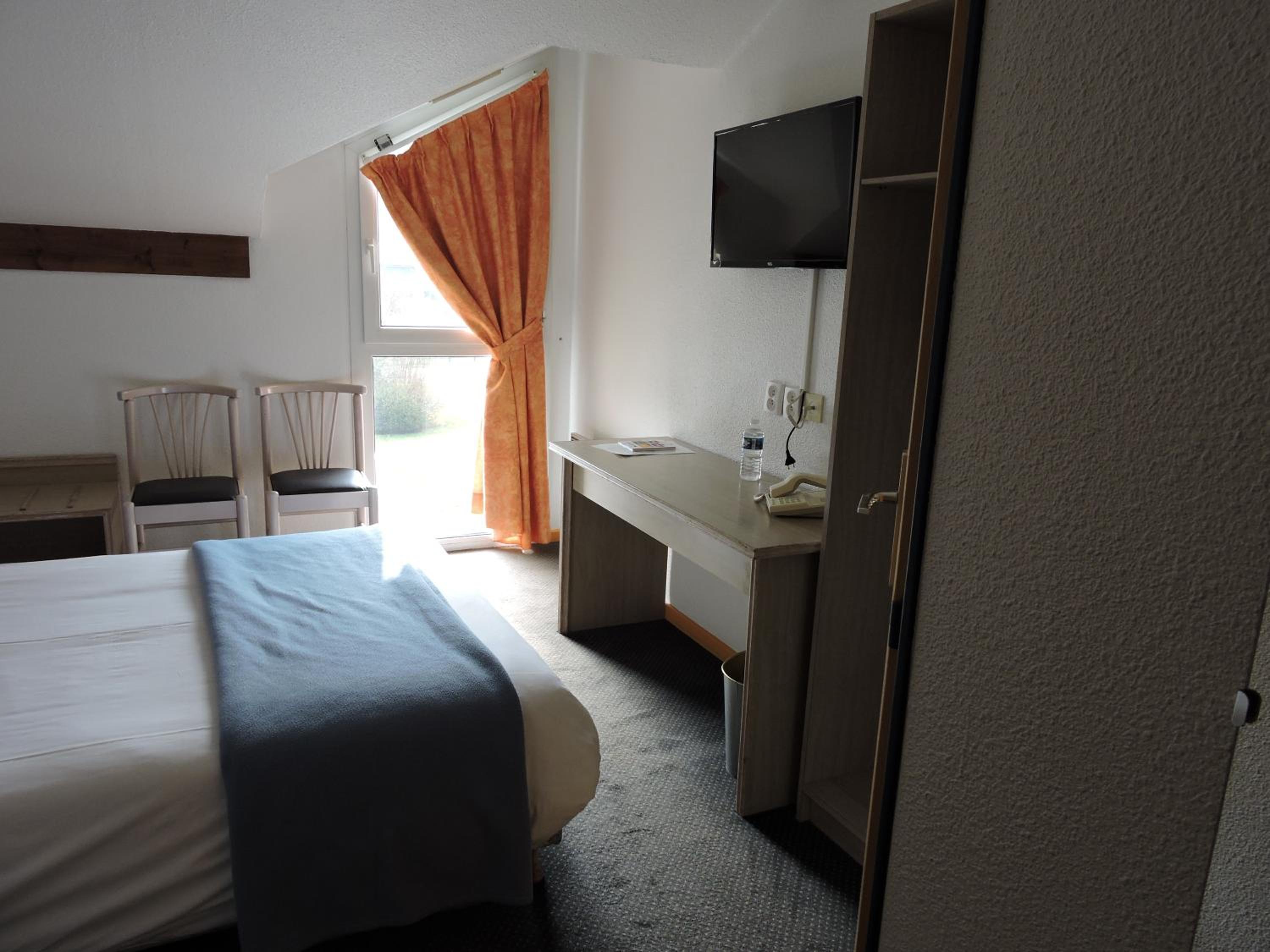 Standard Double Room - Photo 2