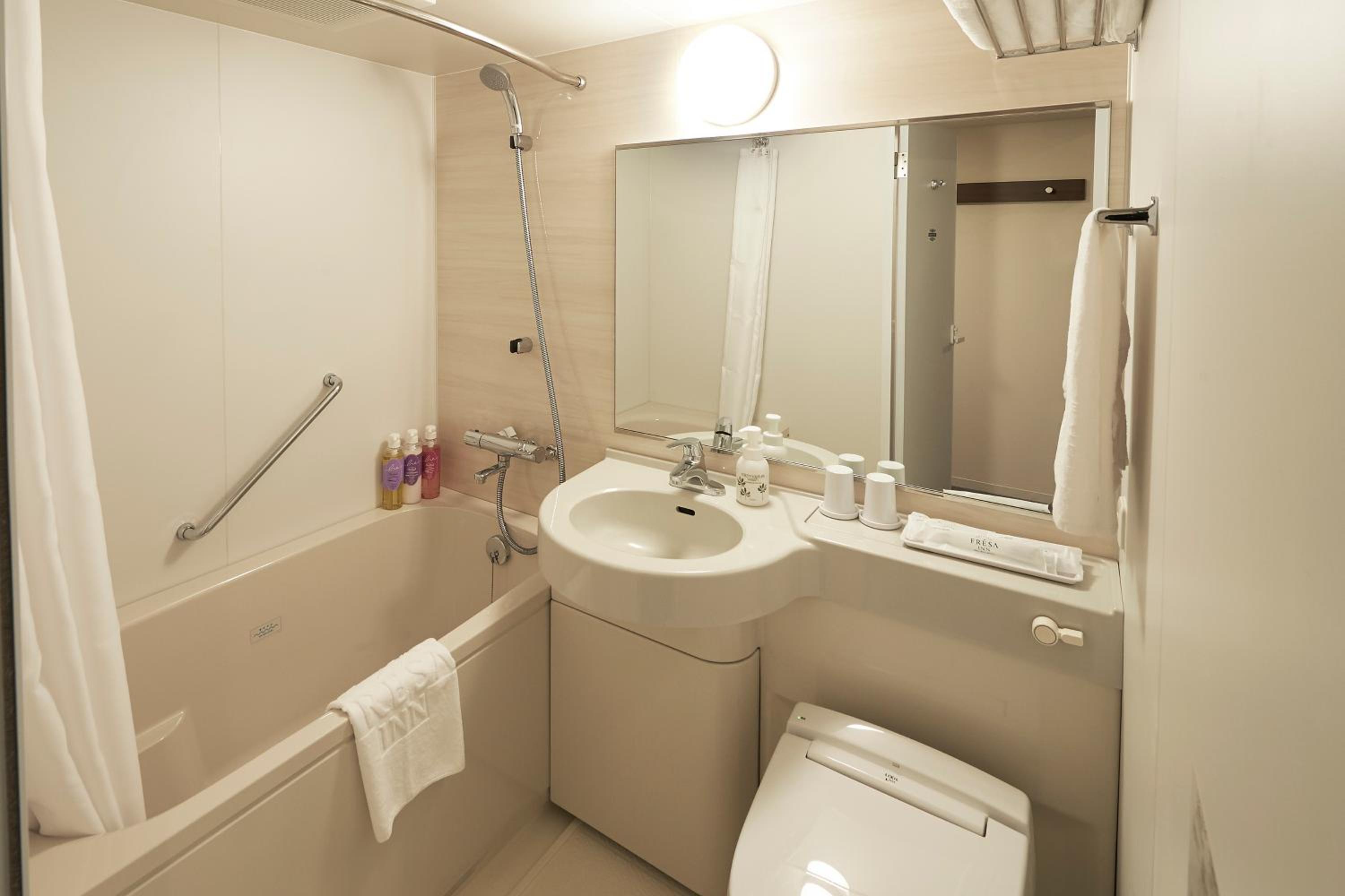 Deluxe Twin Room - Non-Smoking photo 2