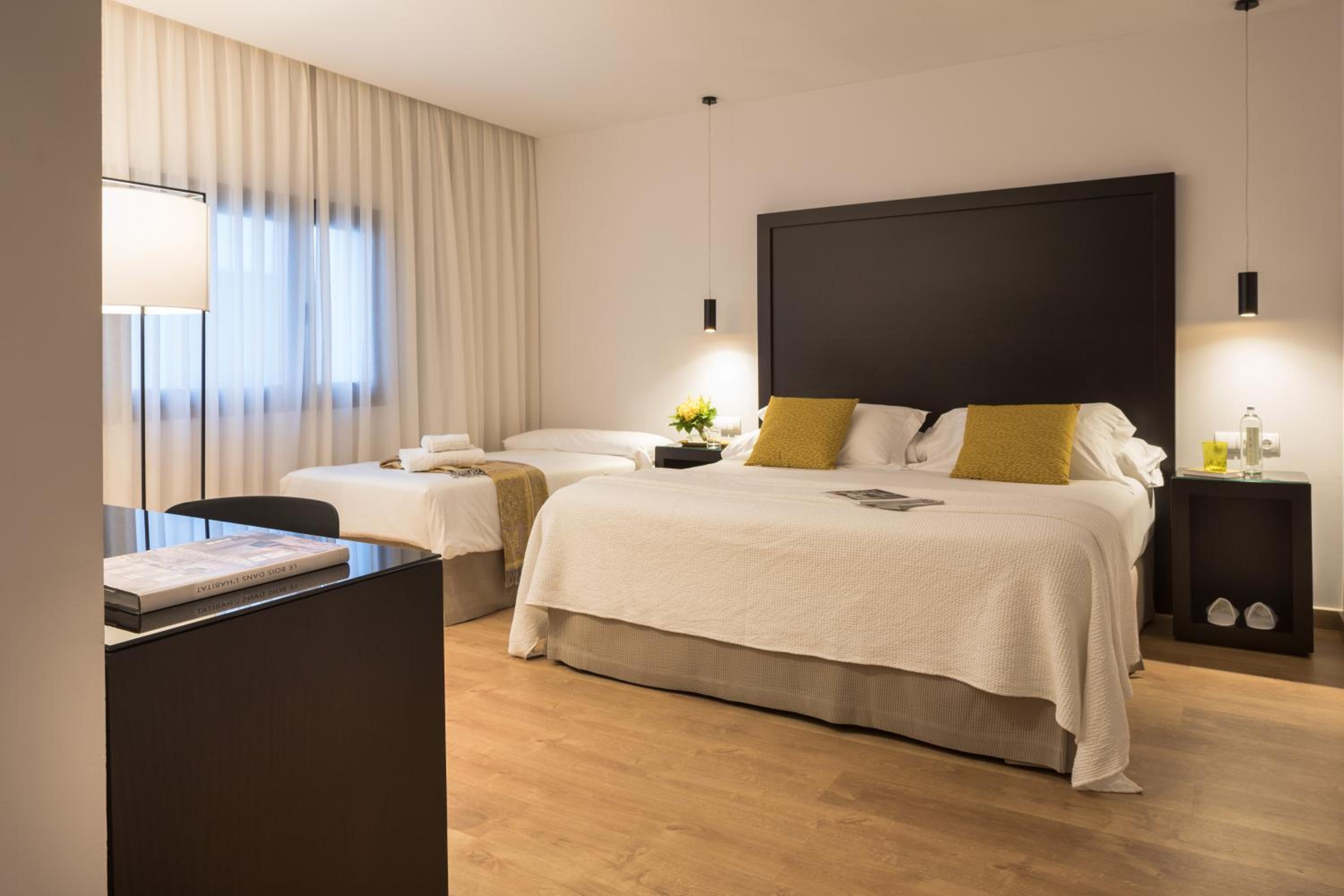 Double Room with Extra Bed - Photo 4