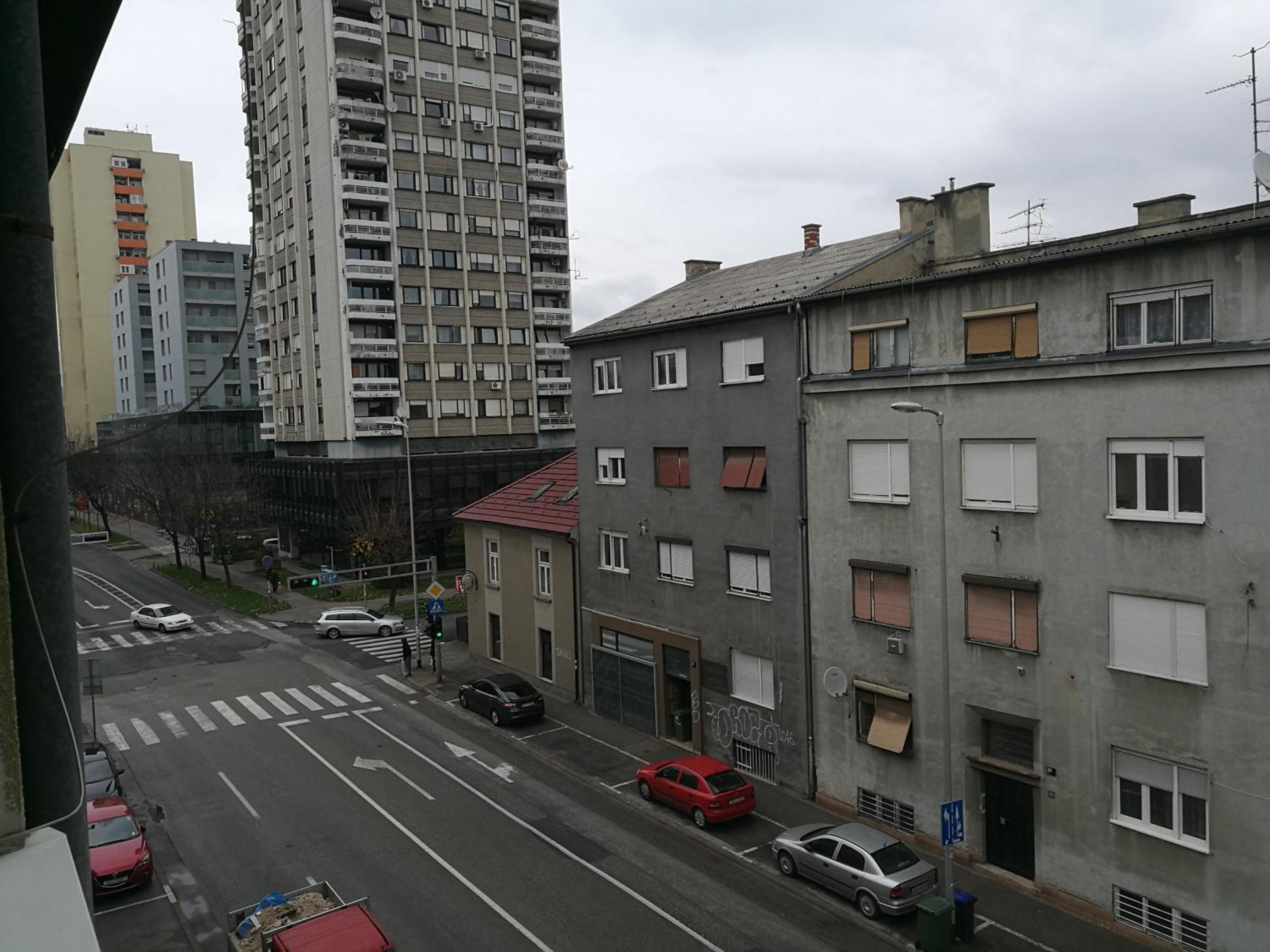 One-Bedroom Apartment - Photo 9