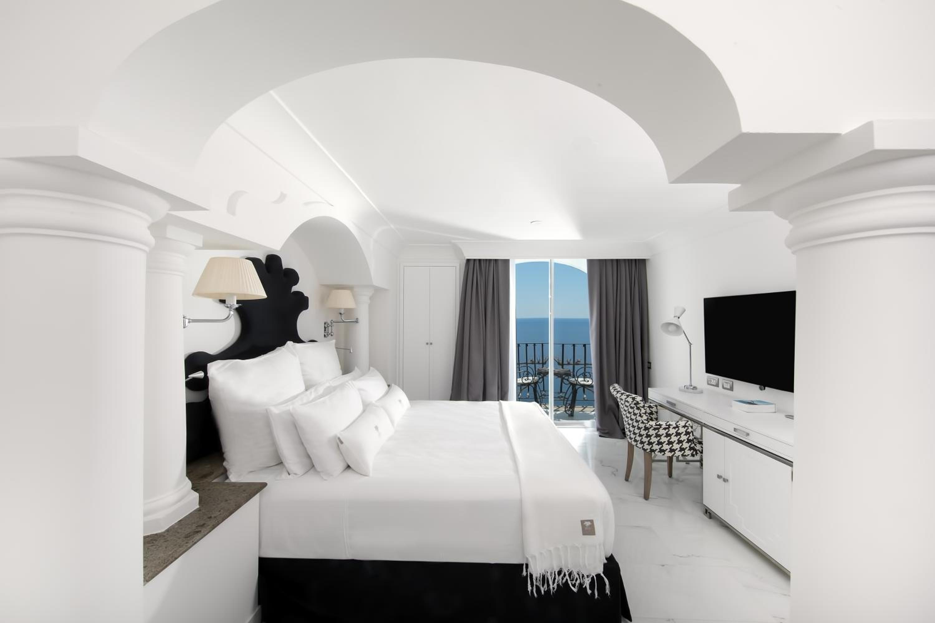 Large Double Room - Photo 3