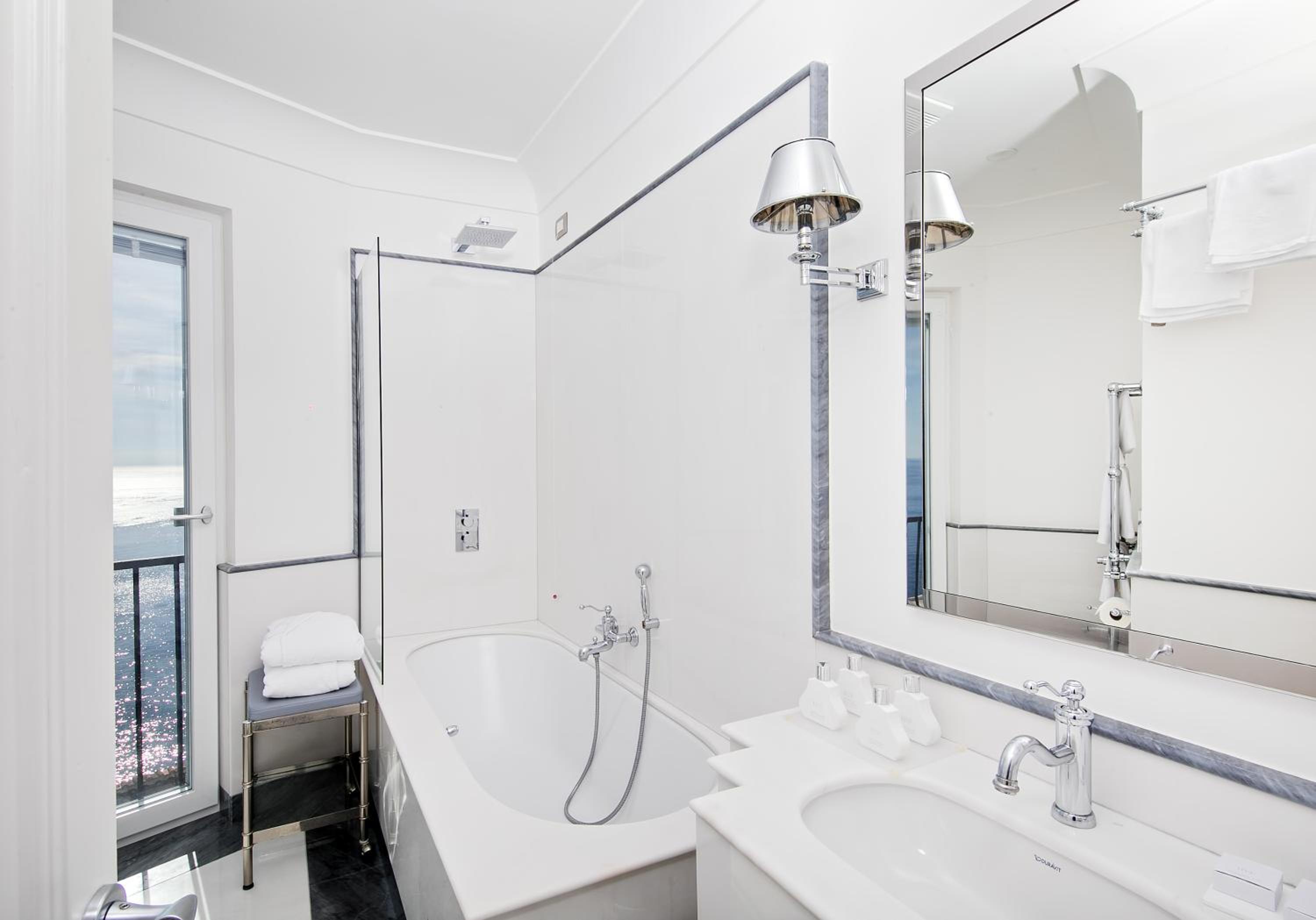Double Room with Terrace - Photo 2