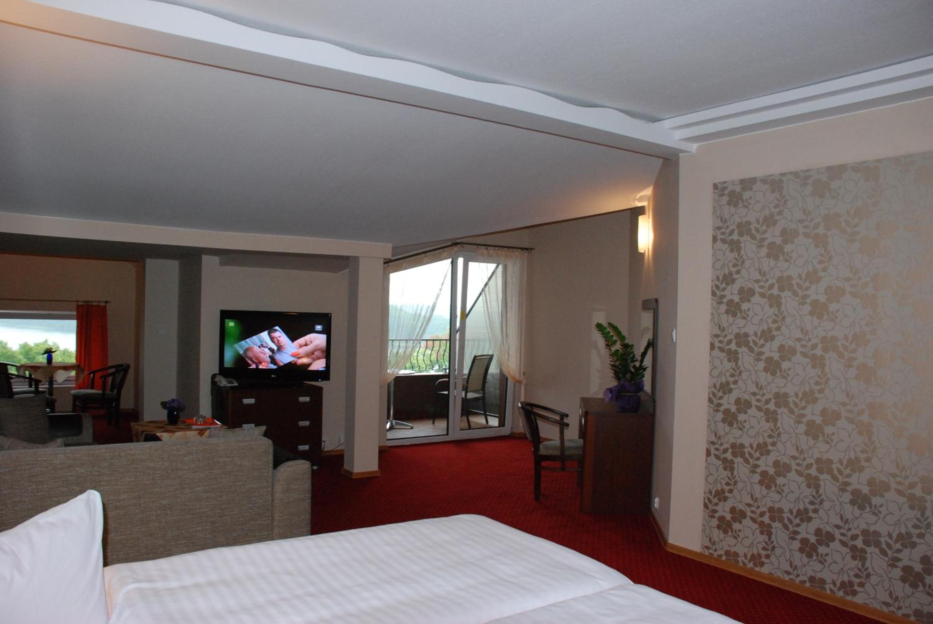 Superior King Room - Photo 6