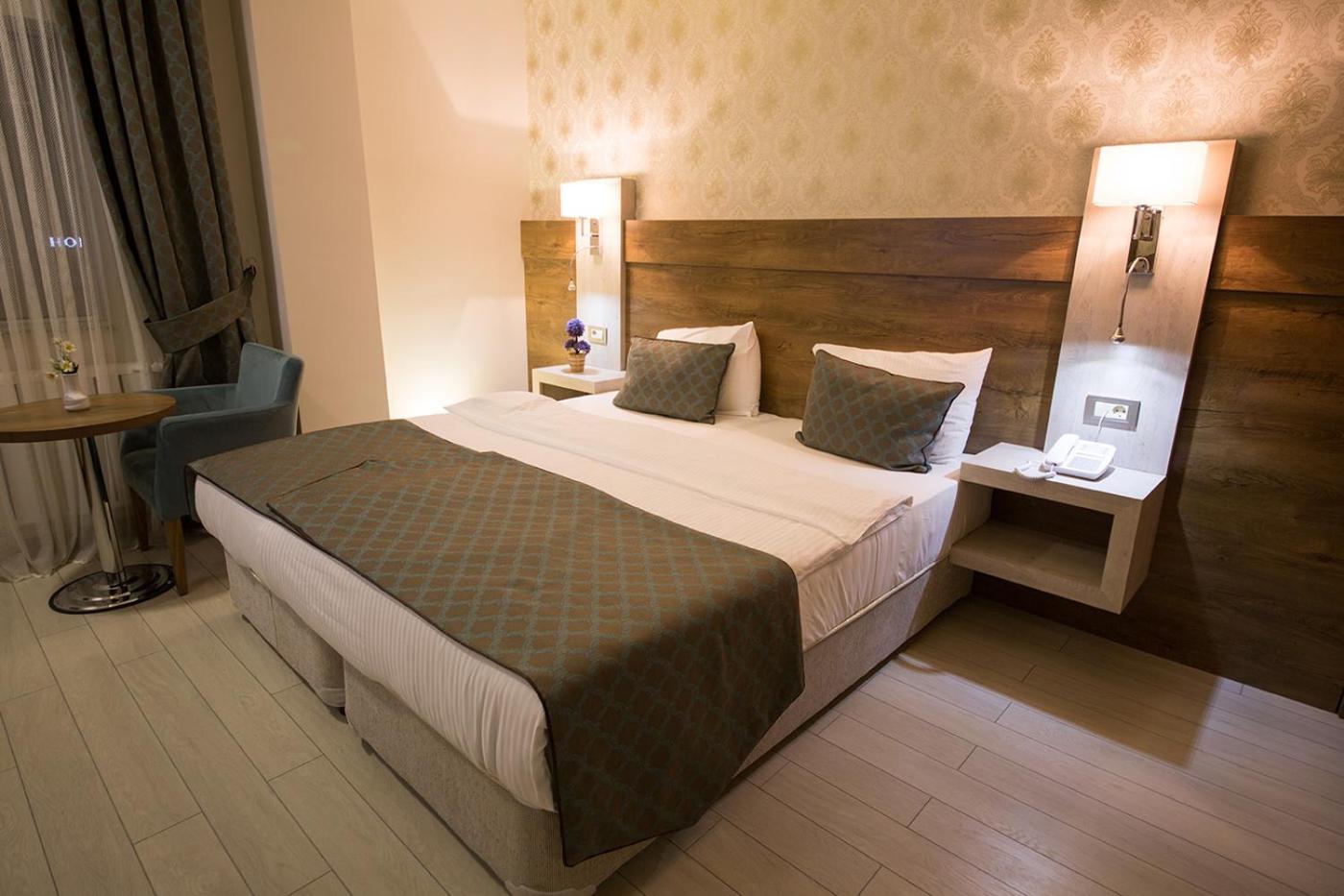 Premier Room