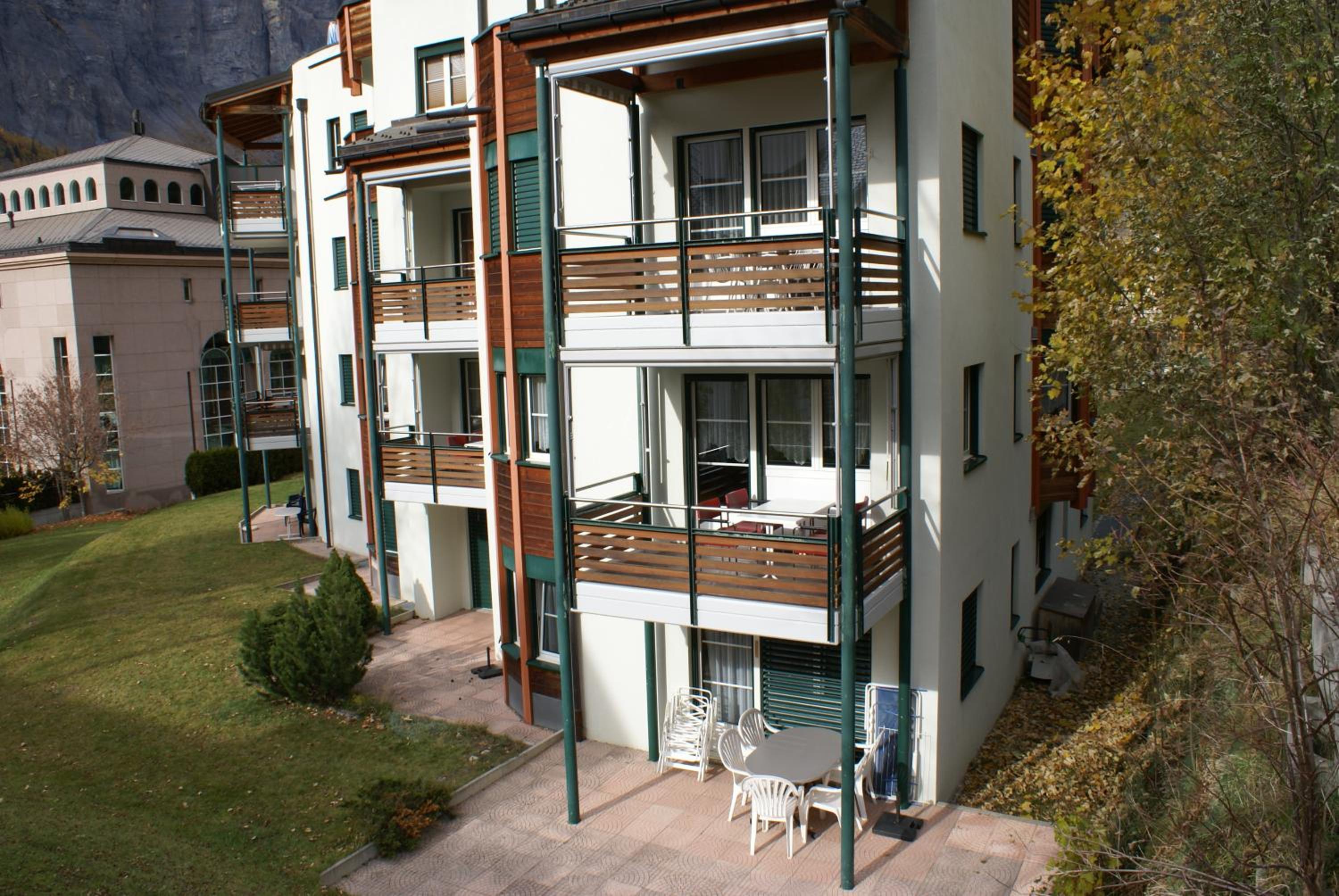 Standard One-Bedroom Apartment - Photo 4