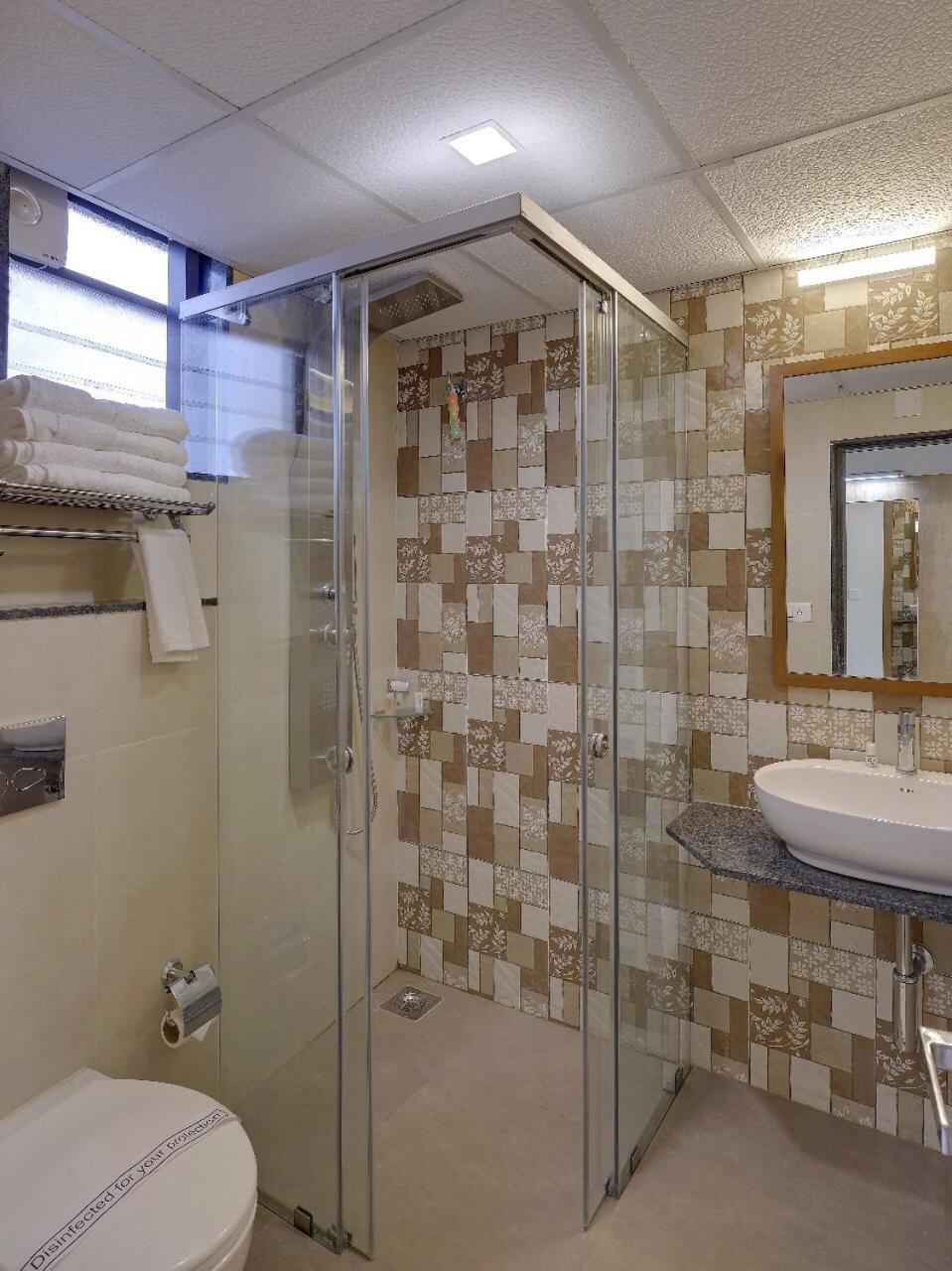 Deluxe Room - Photo 6