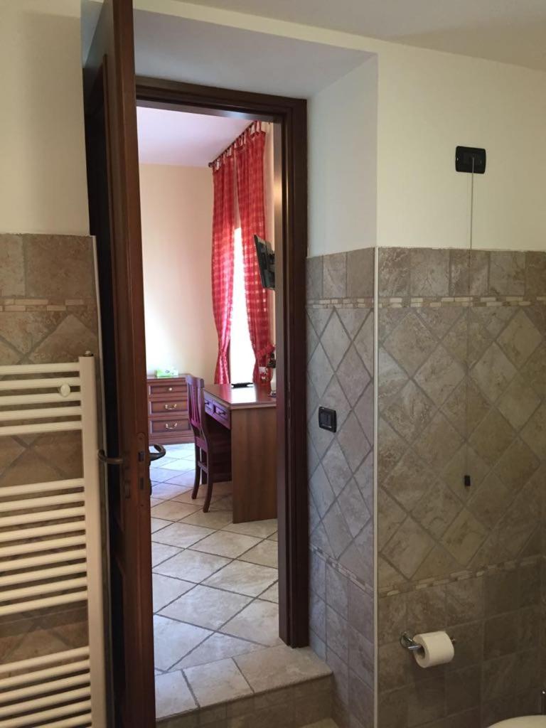 Double Room - Photo 7