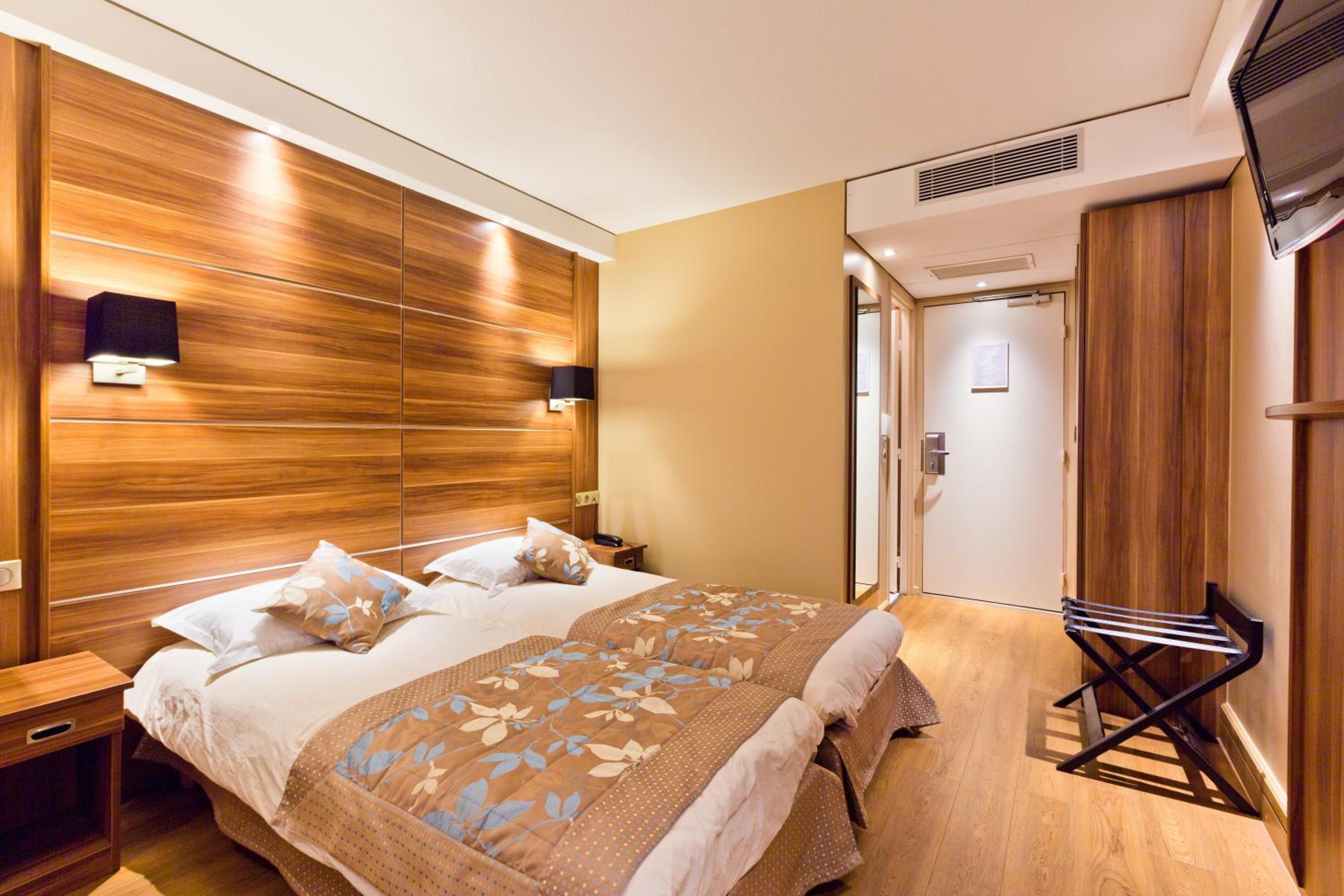 Double Room - Photo 2