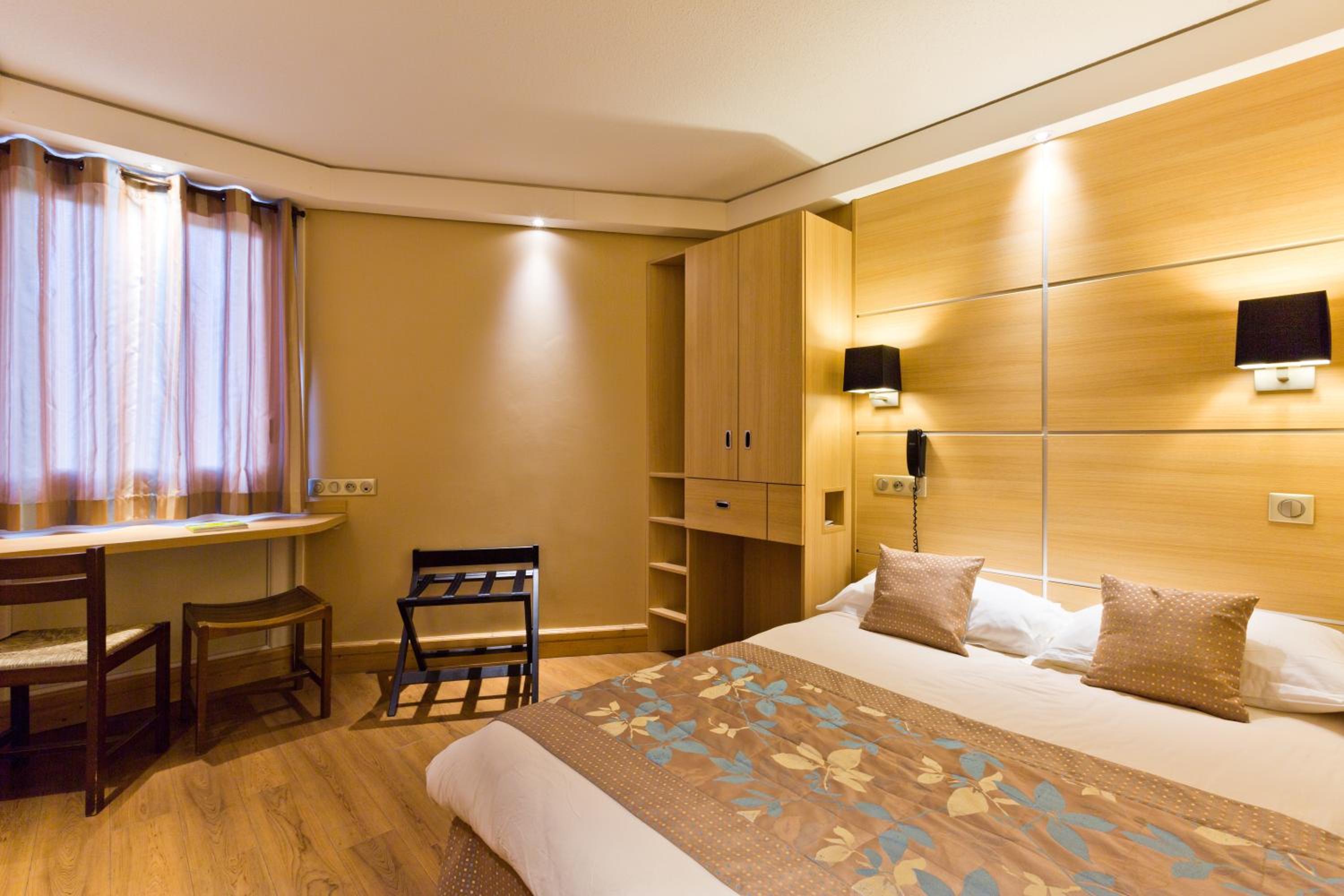 Double Room - Photo 5