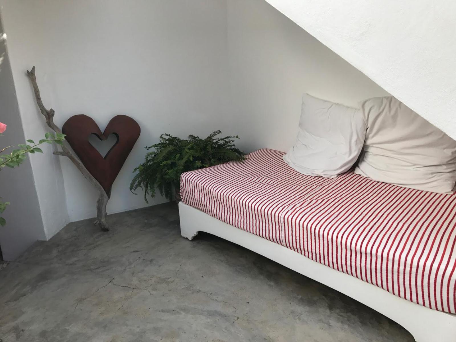 Deluxe Triple Room - Photo 10