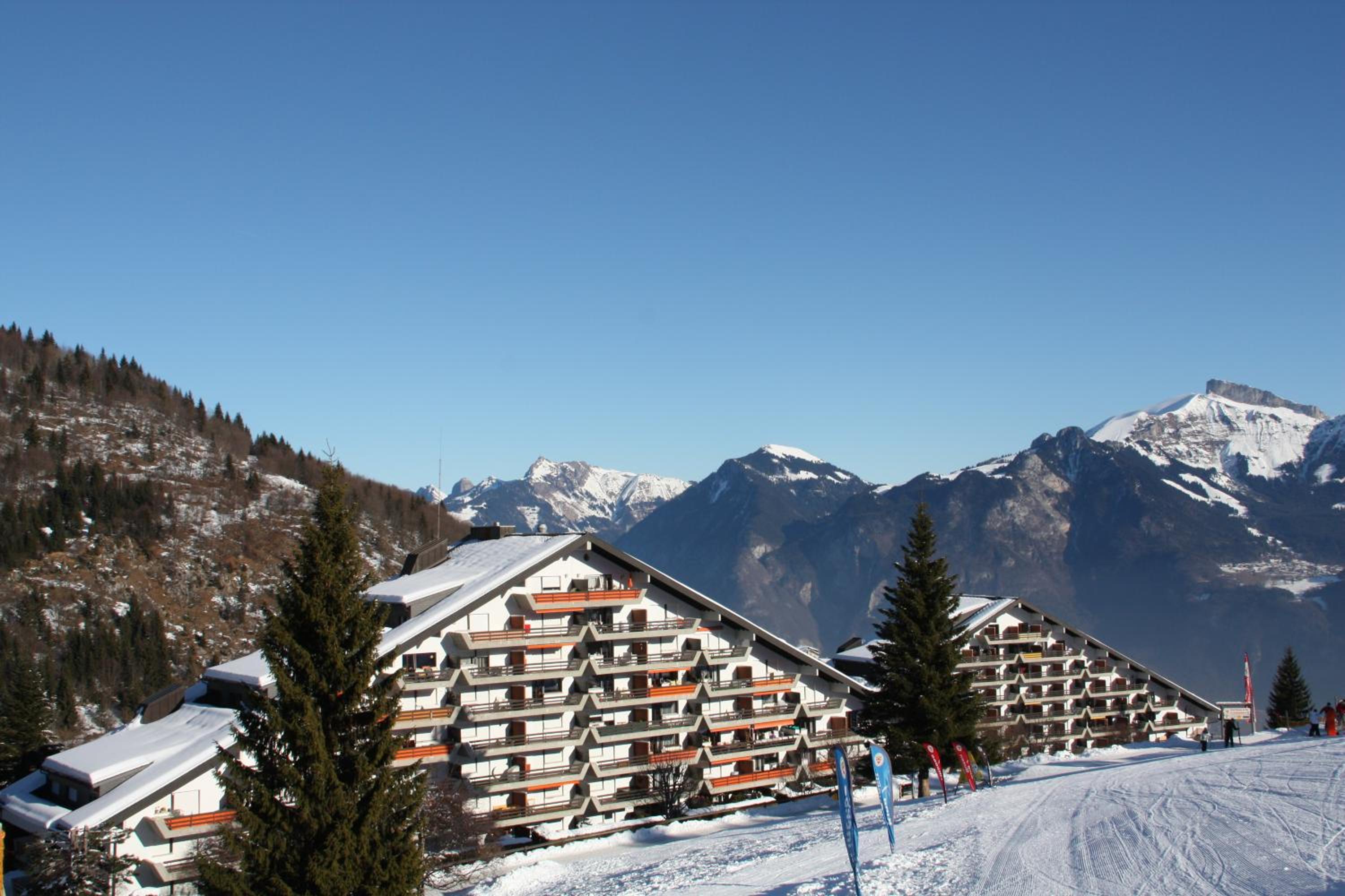 Apartment with Mountain View photo 1