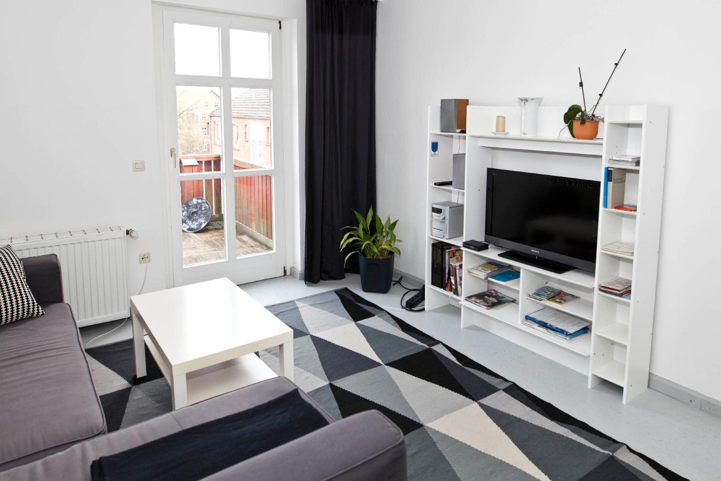 Apartment with Balcony photo 1