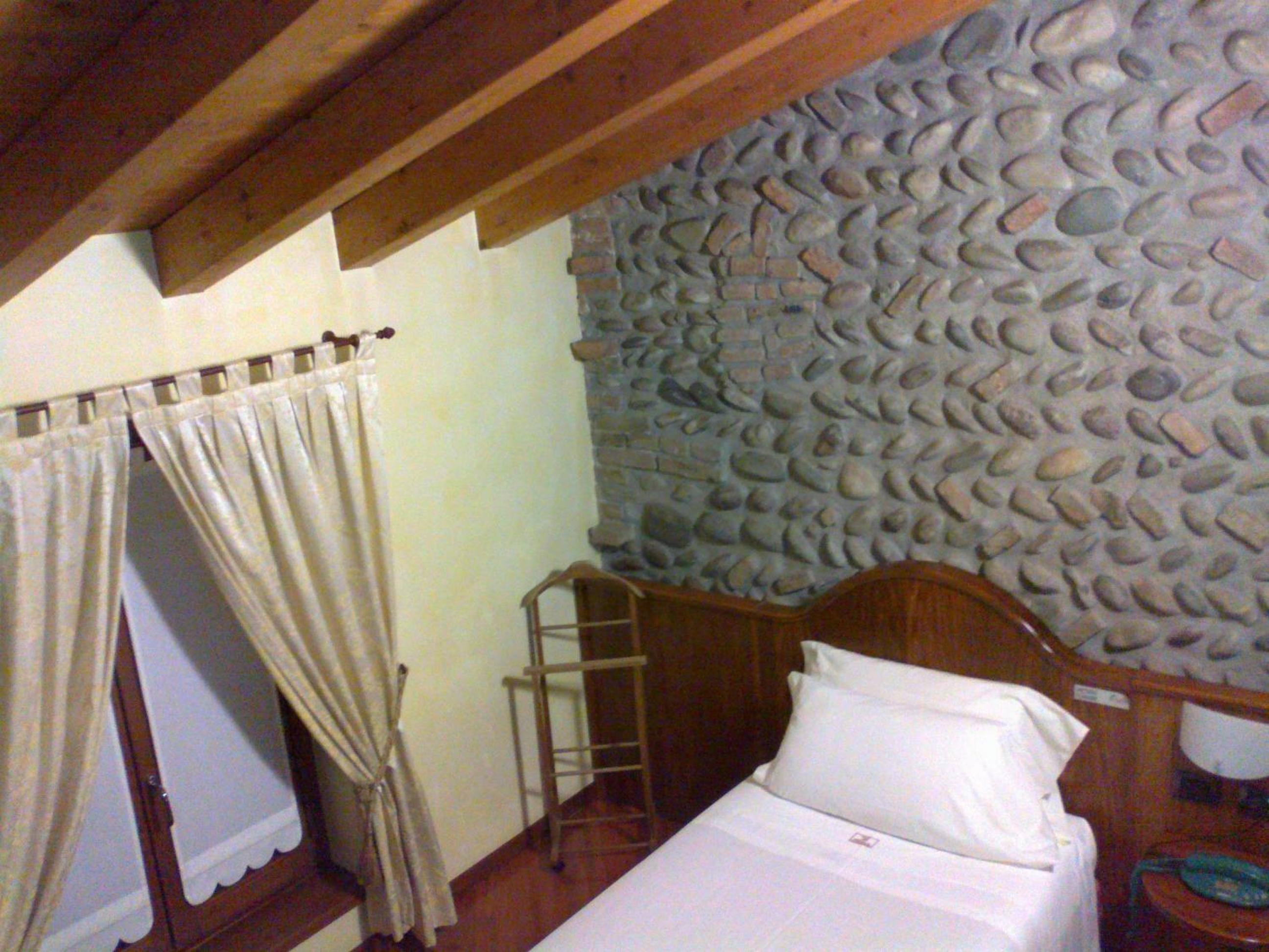 Comfort Single Room With Shower