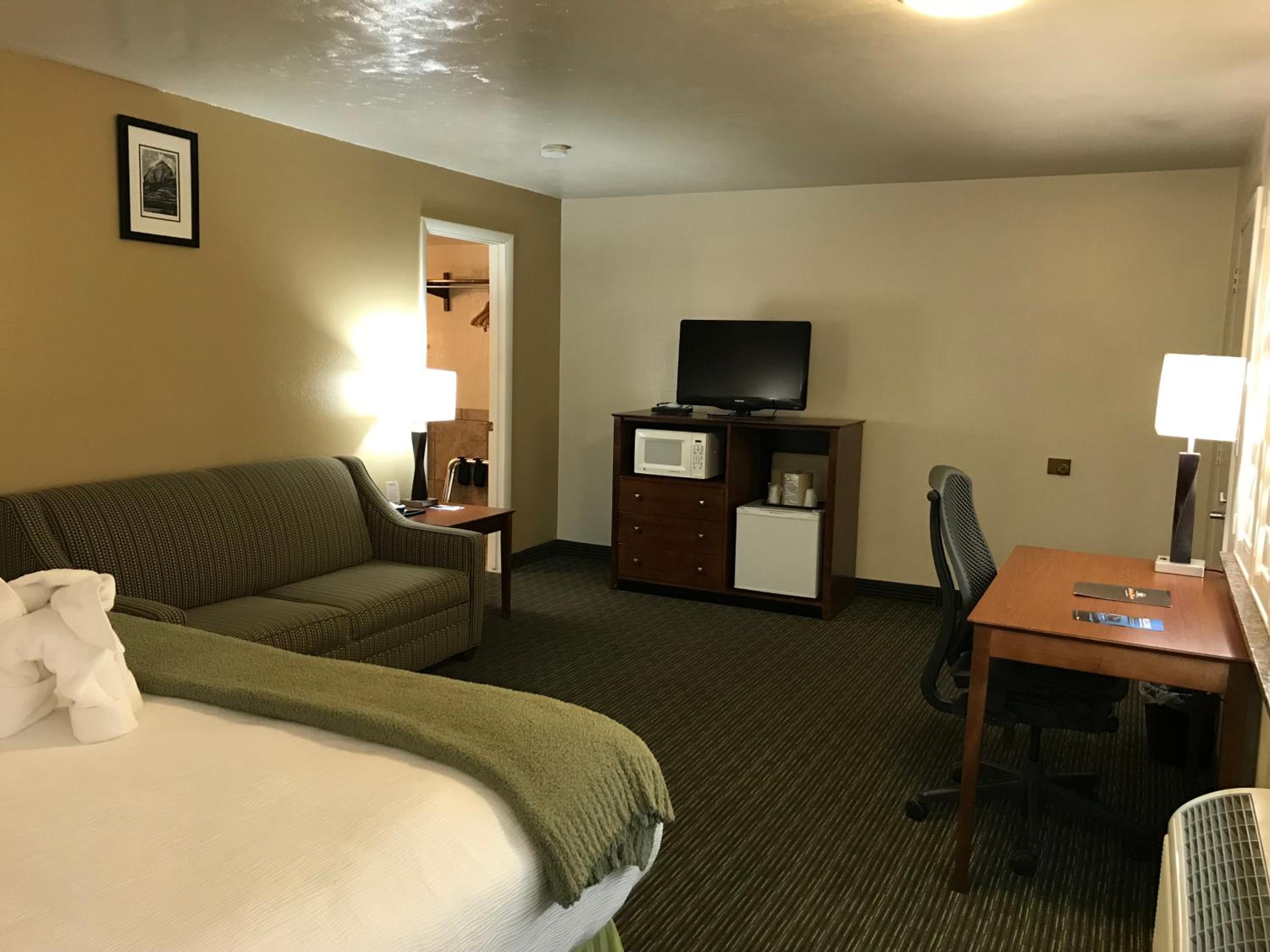 Deluxe King Room photo 2