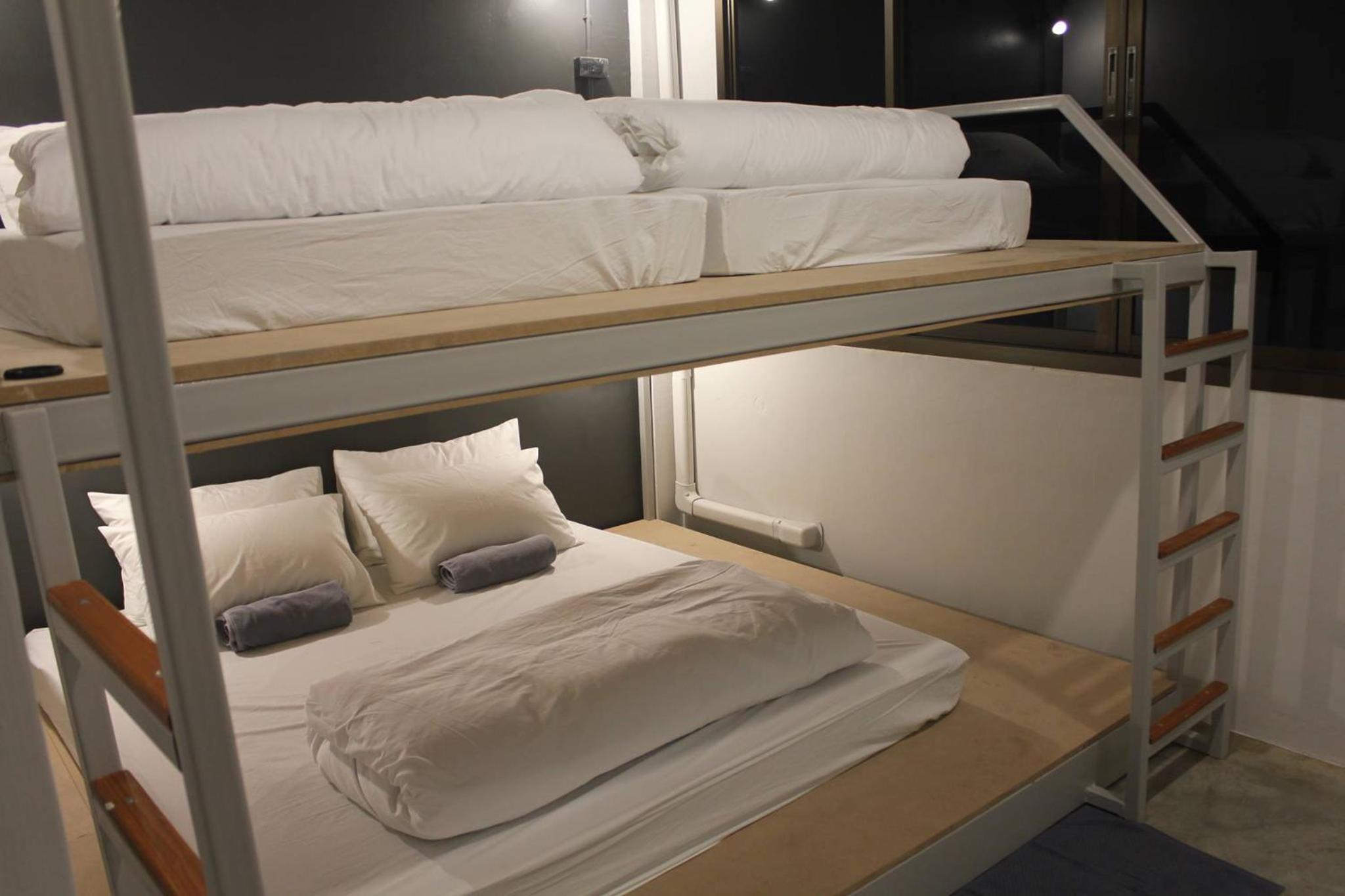 Quadruple Room With Shared Bathroom photo 3