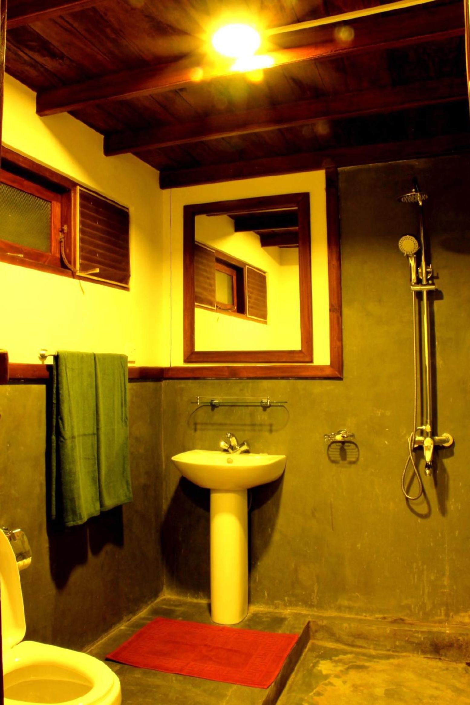 Deluxe Double Room with Free 24 hours Check-in & Check-out - Photo 8
