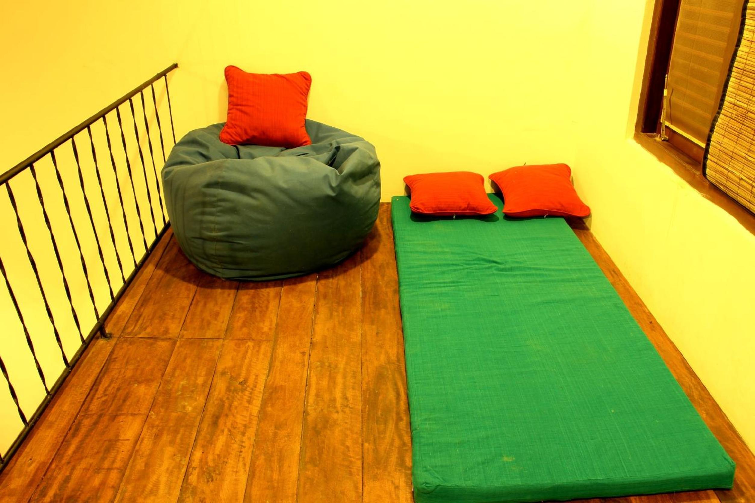 Deluxe Double Room with Free 24 hours Check-in & Check-out - Photo 9