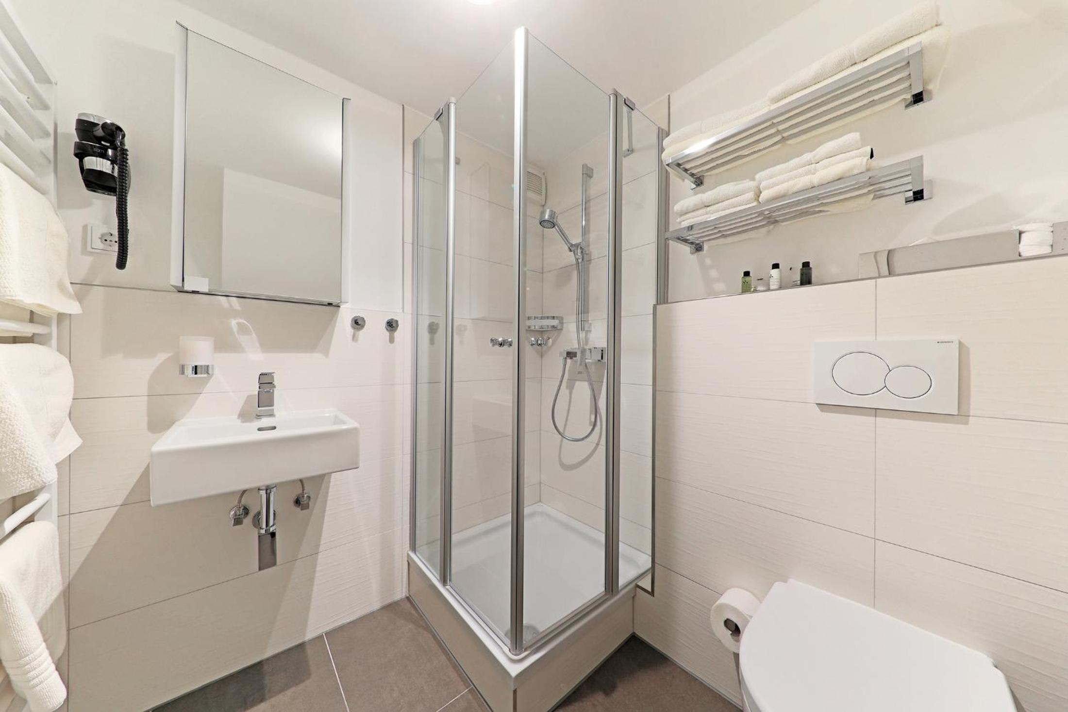Deluxe Double Room with River View photo 3