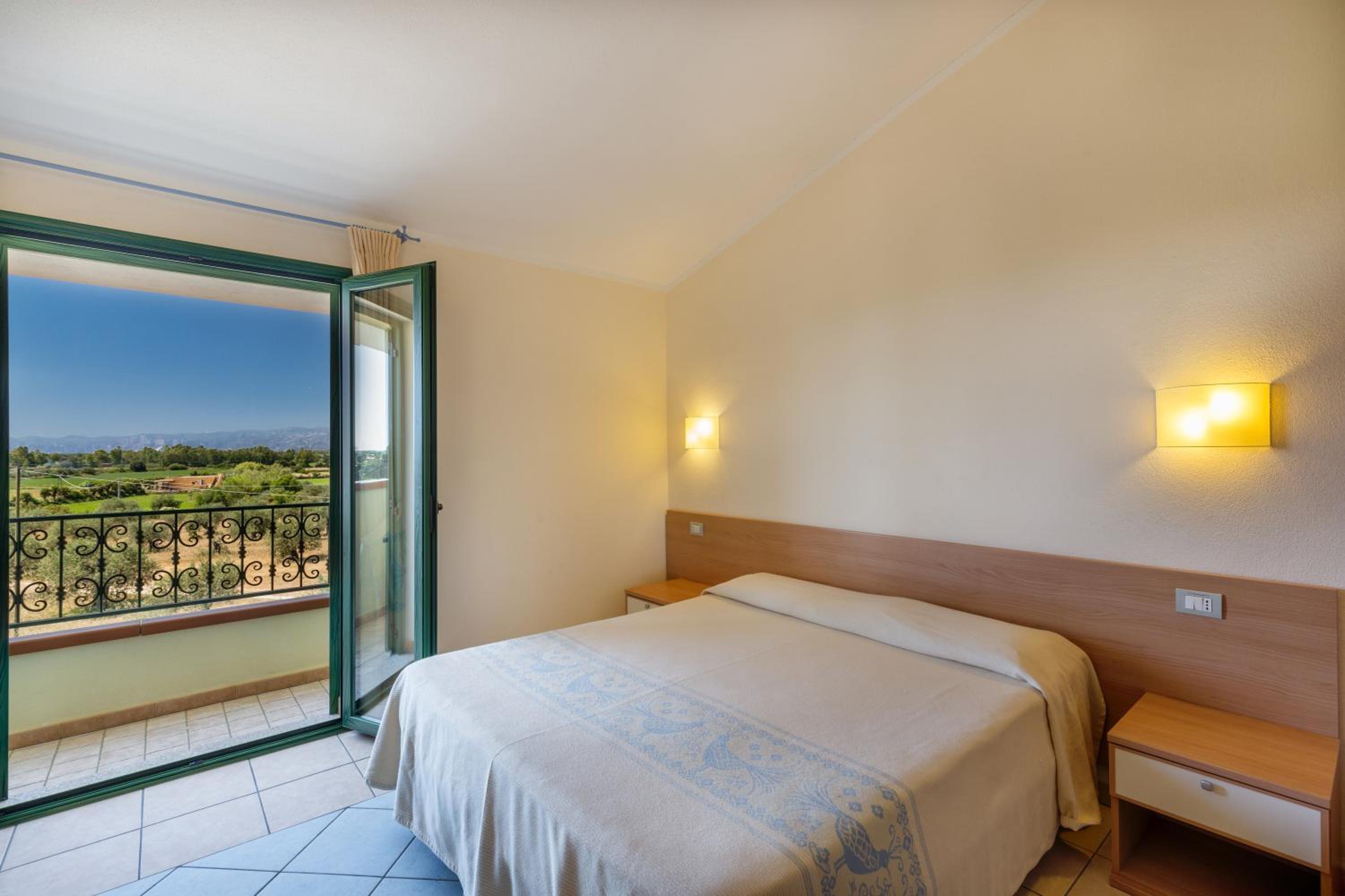 Standard Double or Twin Room - Photo 4
