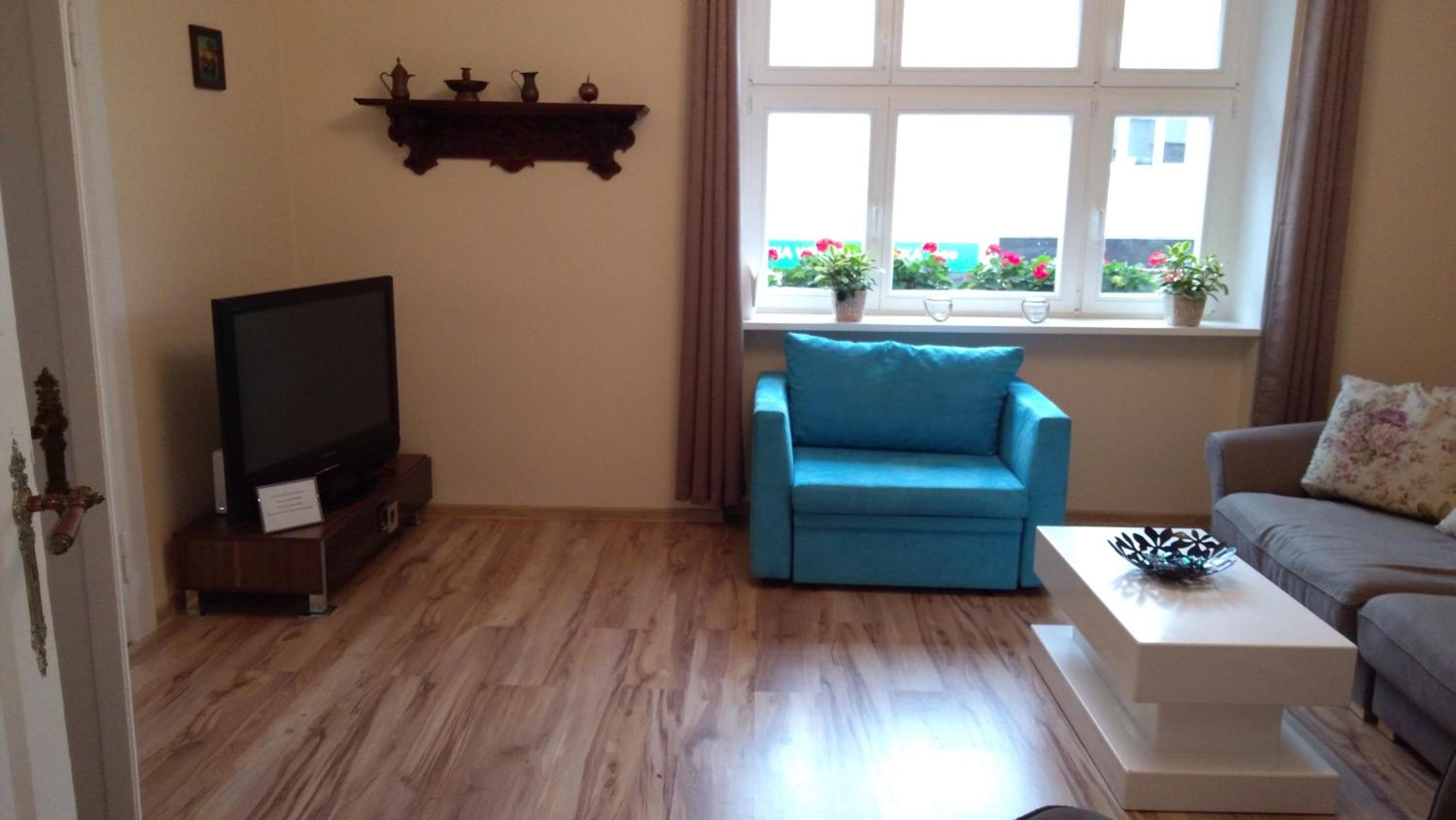 Two-Bedroom Apartment - Photo 24