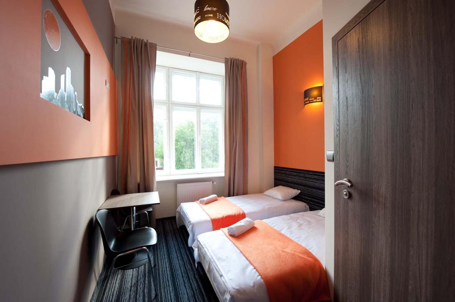 Twin Room with Private Bathroom - Photo 1