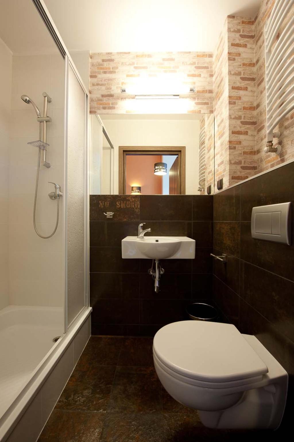 Double Room with Private Bathroom - Photo 7