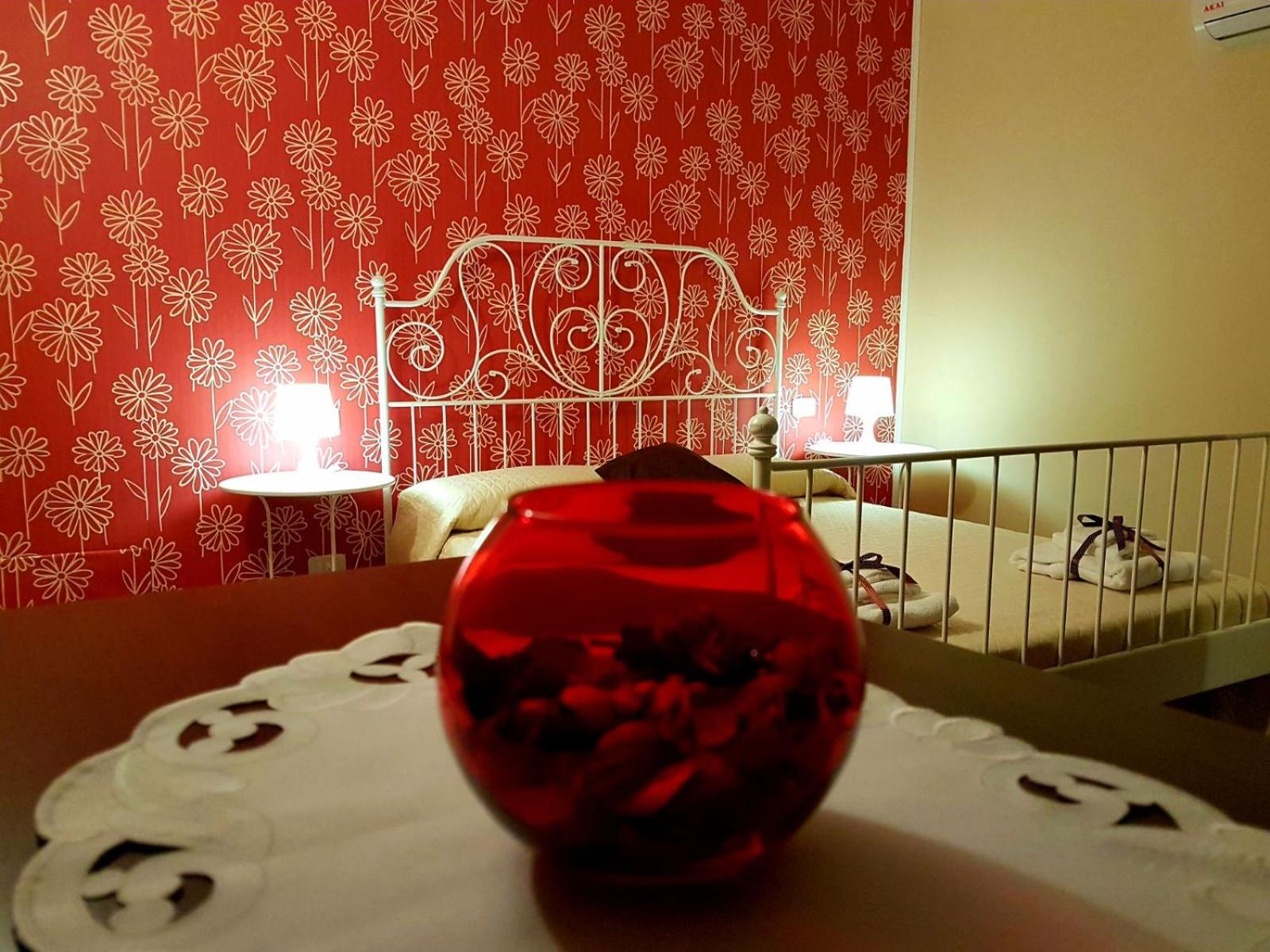 Double Room with Private Bathroom - Photo 2
