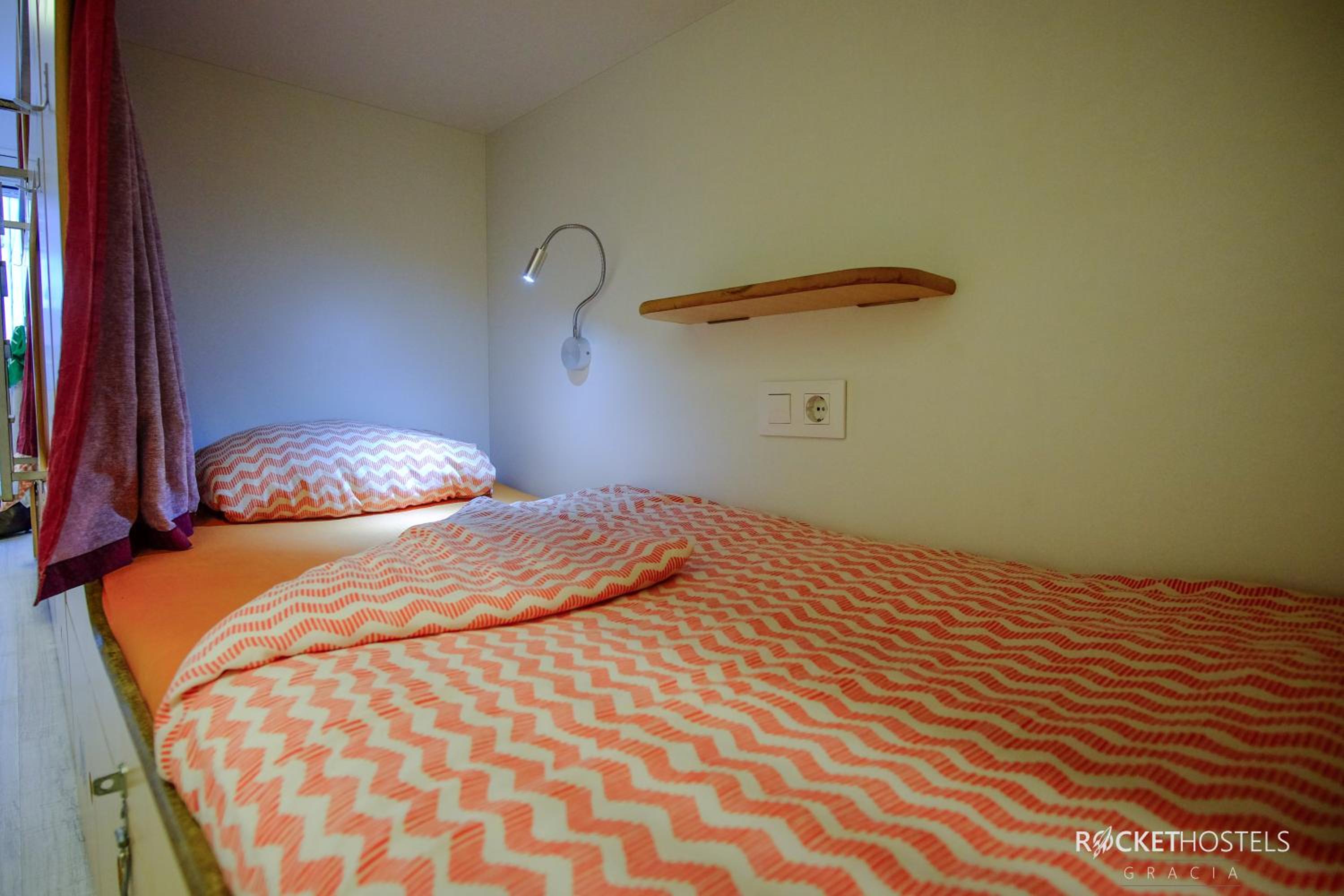 Cama en Habitación Compartida Mixta de 6 Camas