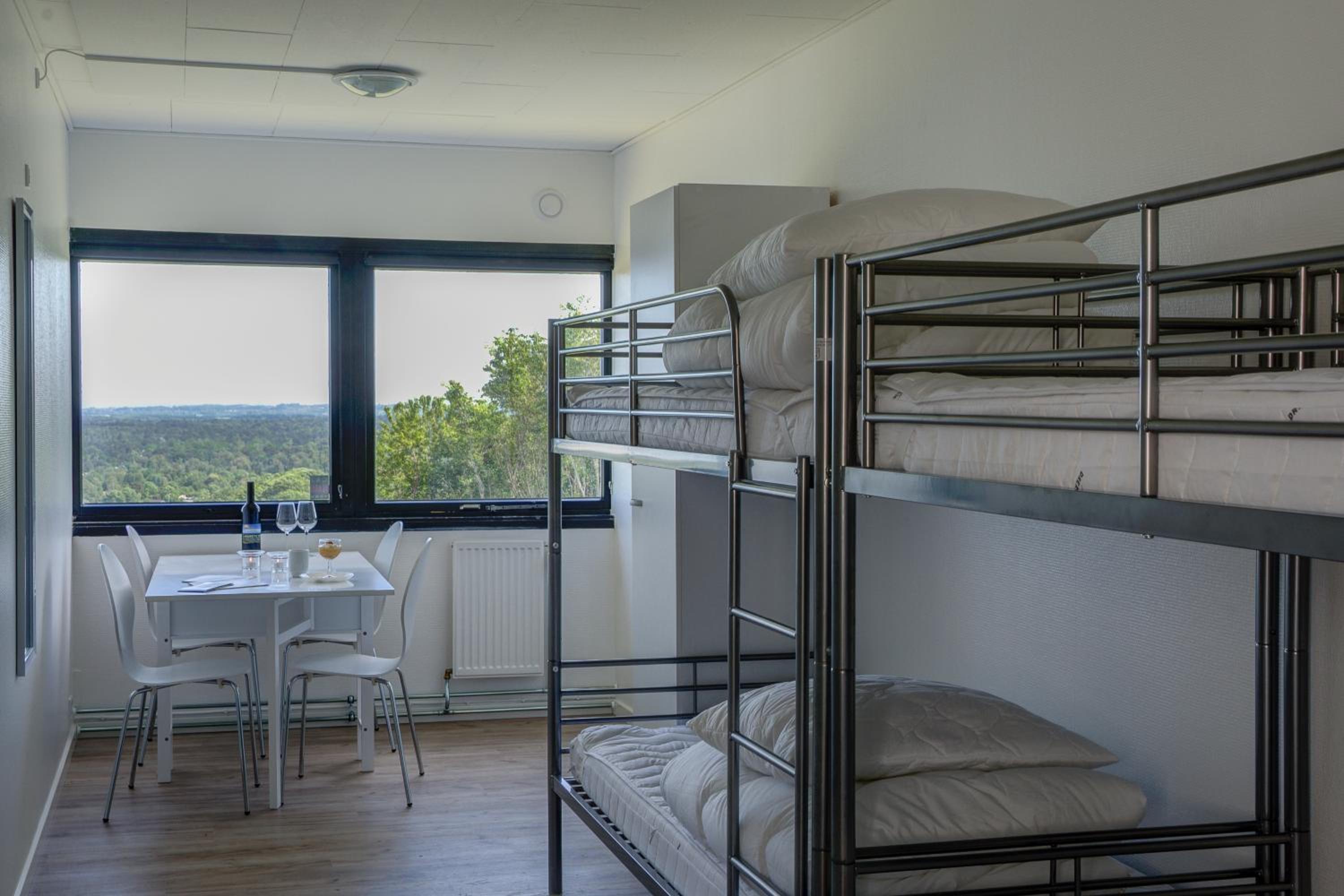Quadruple Room with Sea View - Photo 2