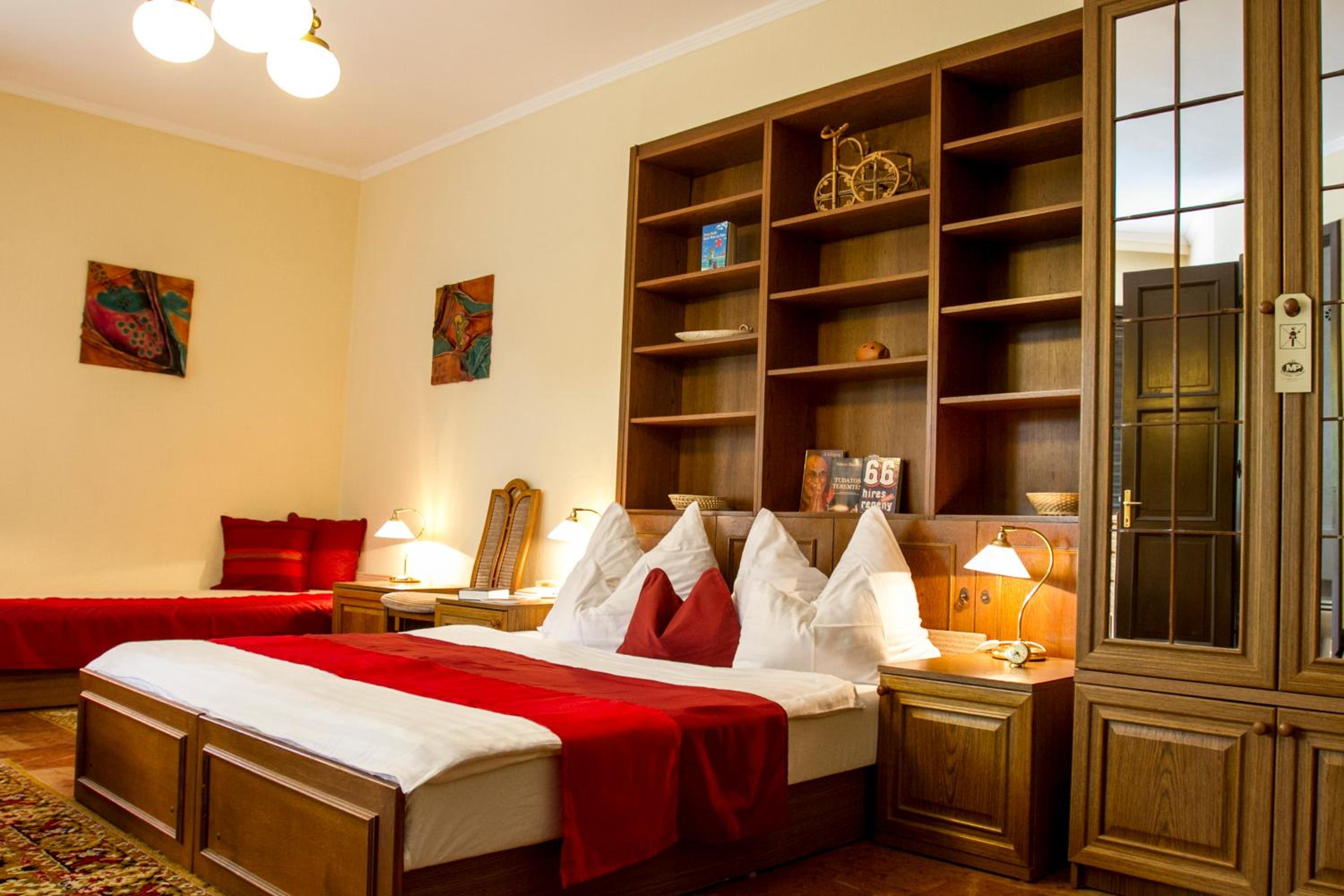 Quadruple Room - Photo 1