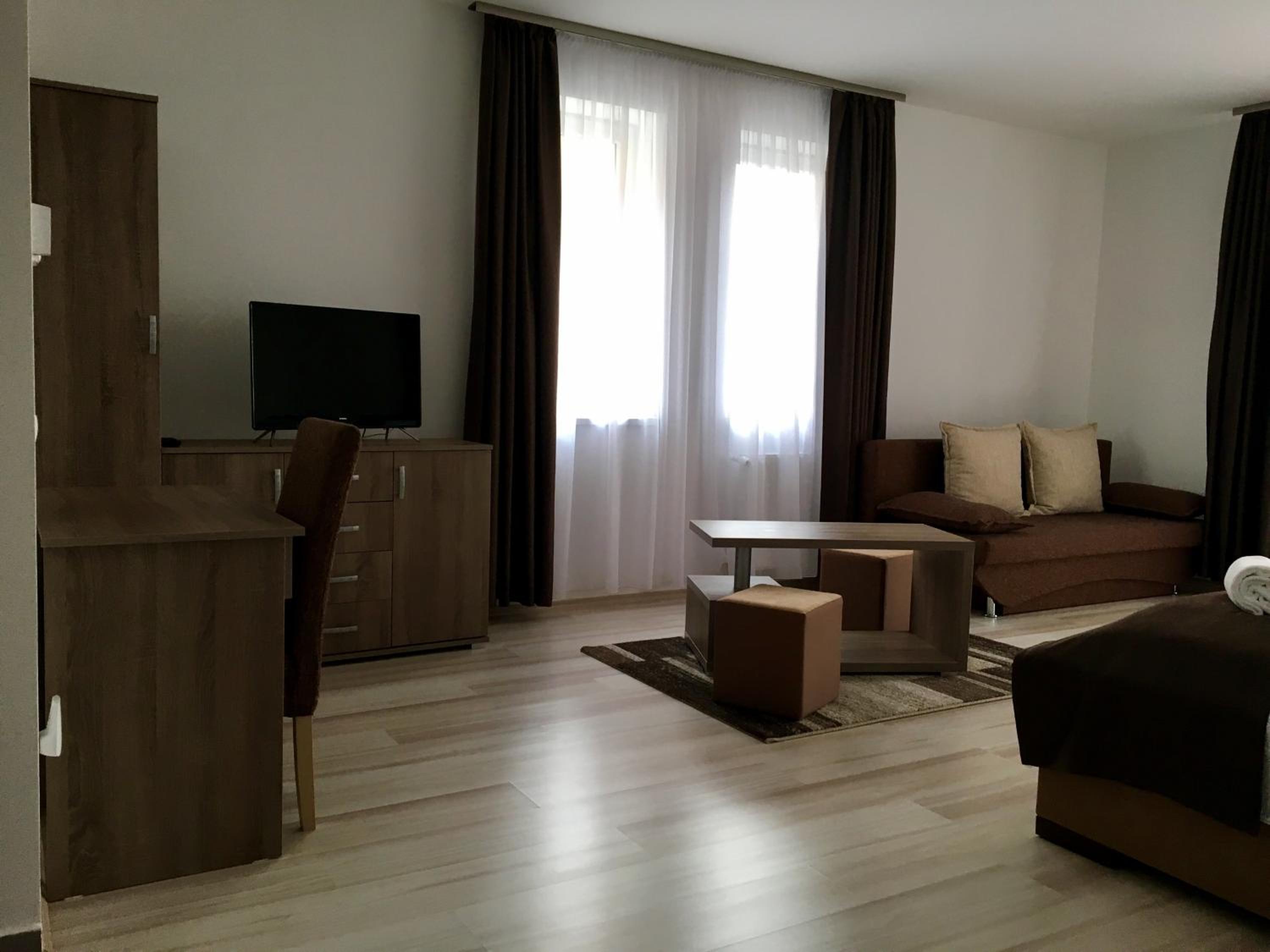 Apartment with Balcony photo 2