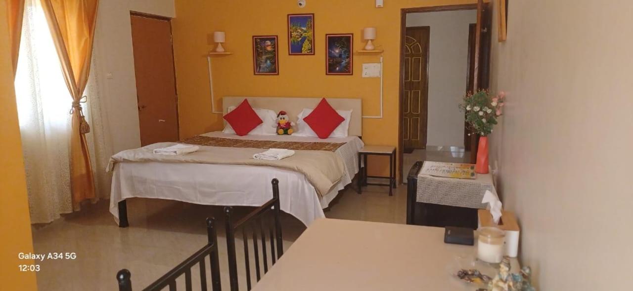 Deluxe Double Room (2 Adults + 1 Child)