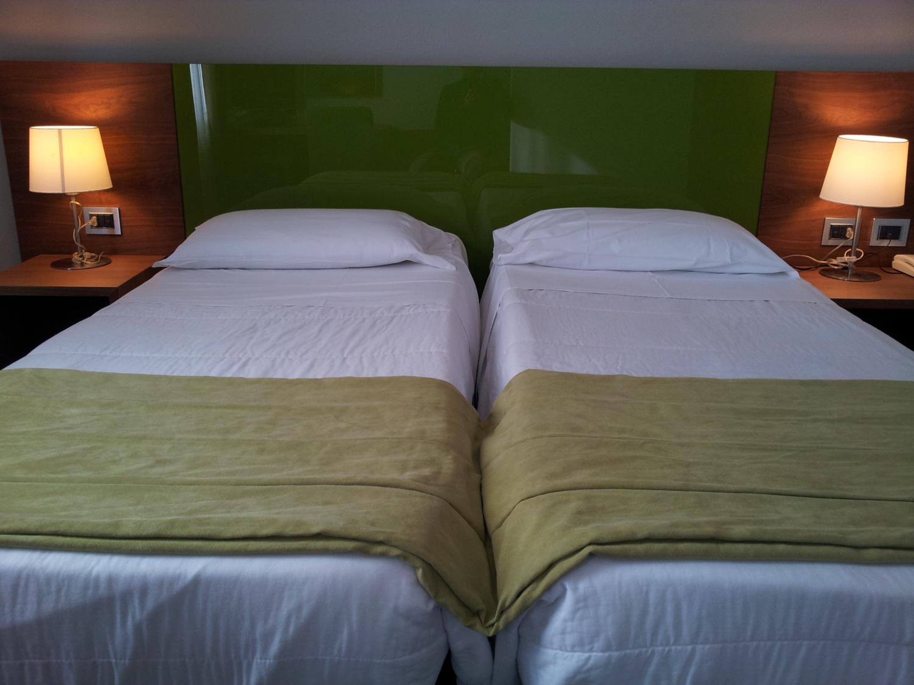 Deluxe Double Room - Photo 10