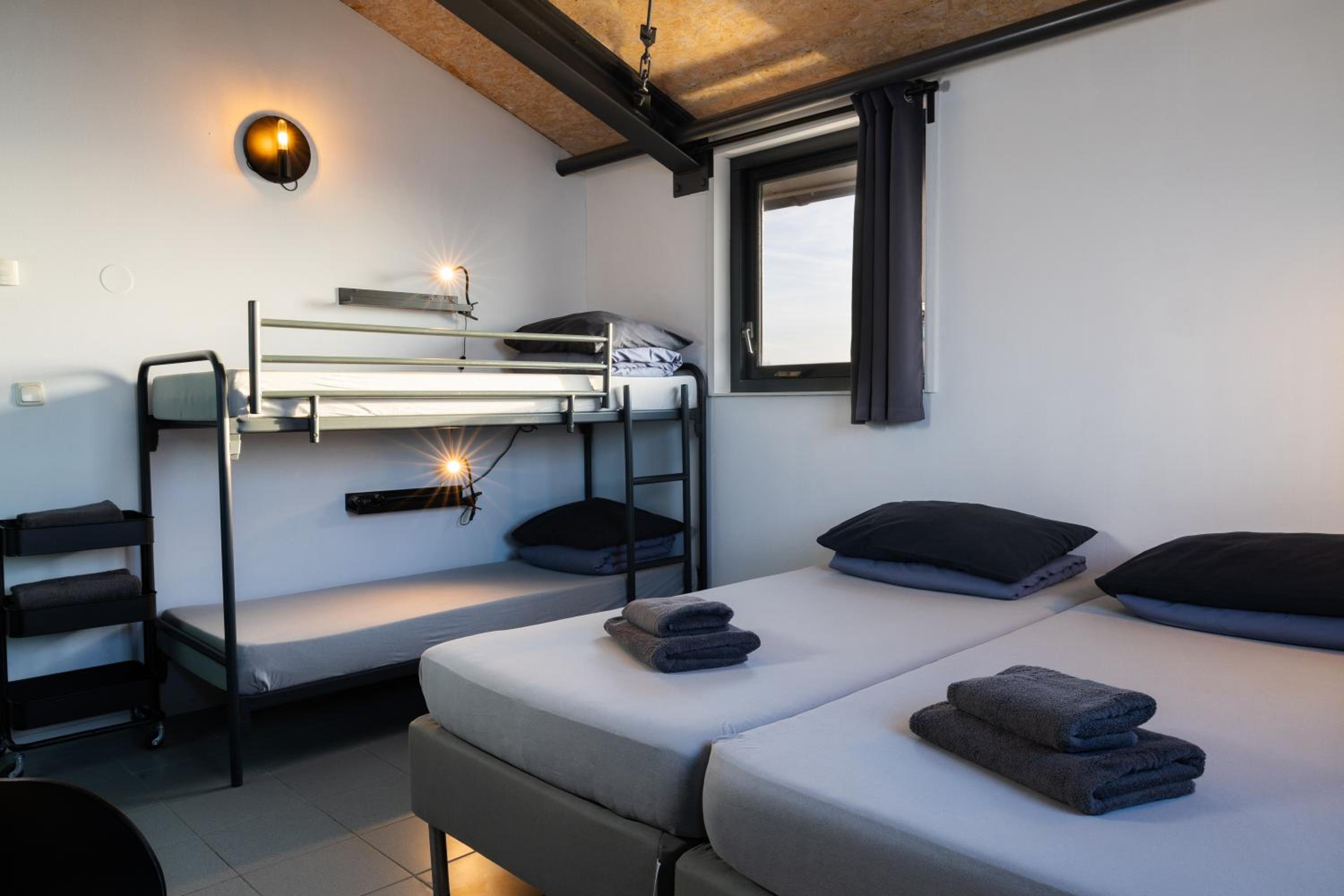4-persoons Basic room met twinbed